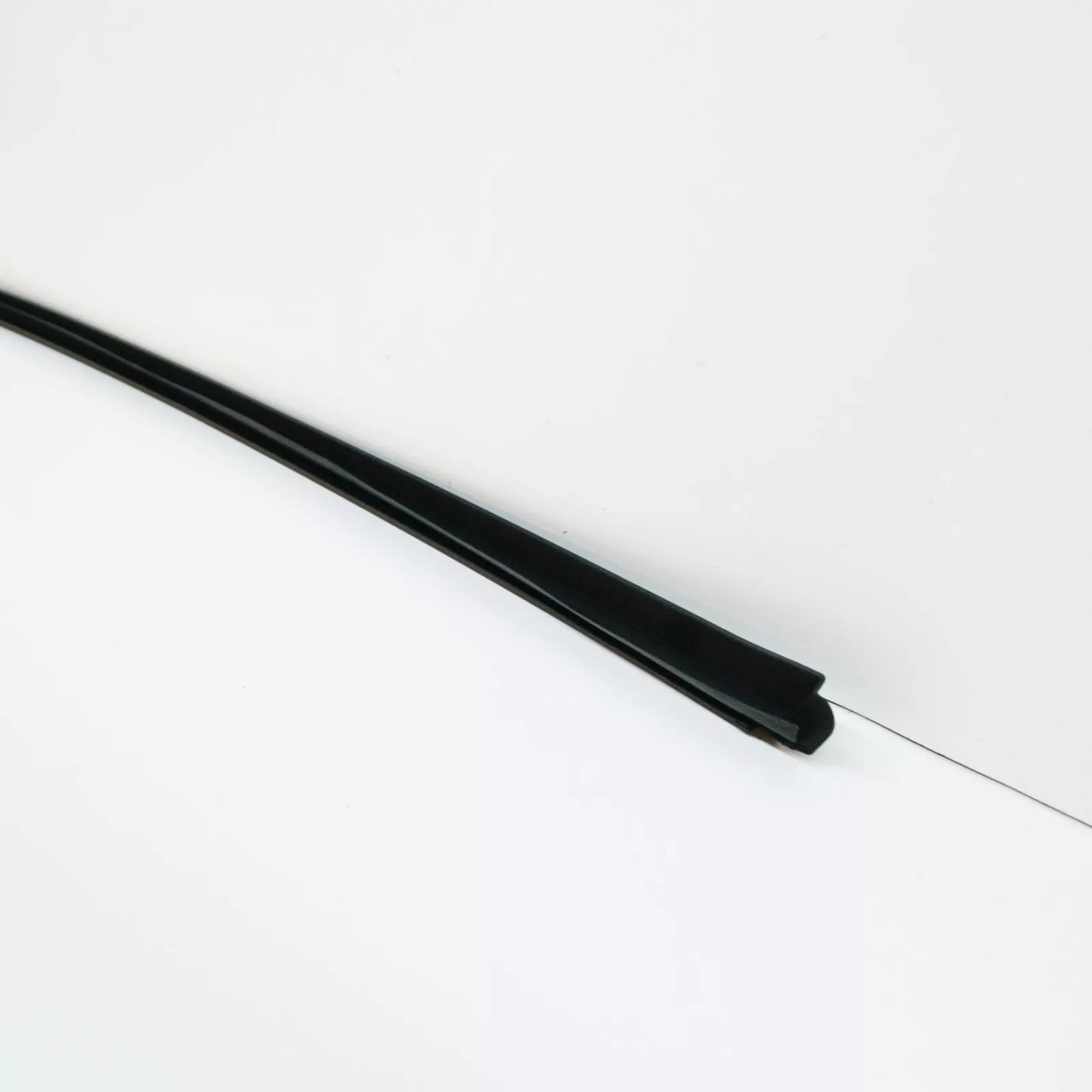 NEW AUDI A4 AVANT B7 FRONT LEFT WATER DEFLECTOR STRIP 8E0854327E01C ORIGINAL