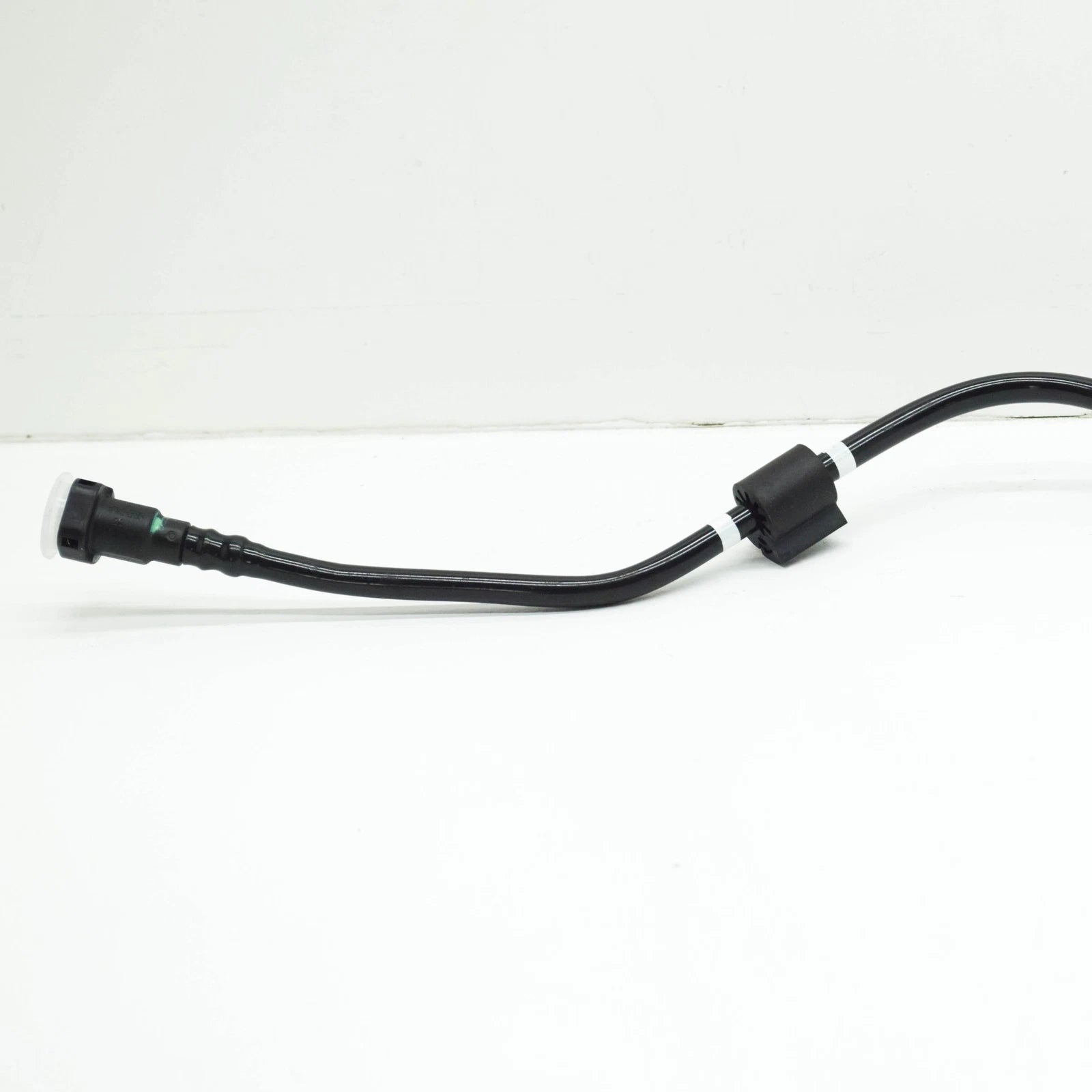 NEW AUDI Q5 8R FEED FUEL PIPE 8R0201220A ORIGINAL