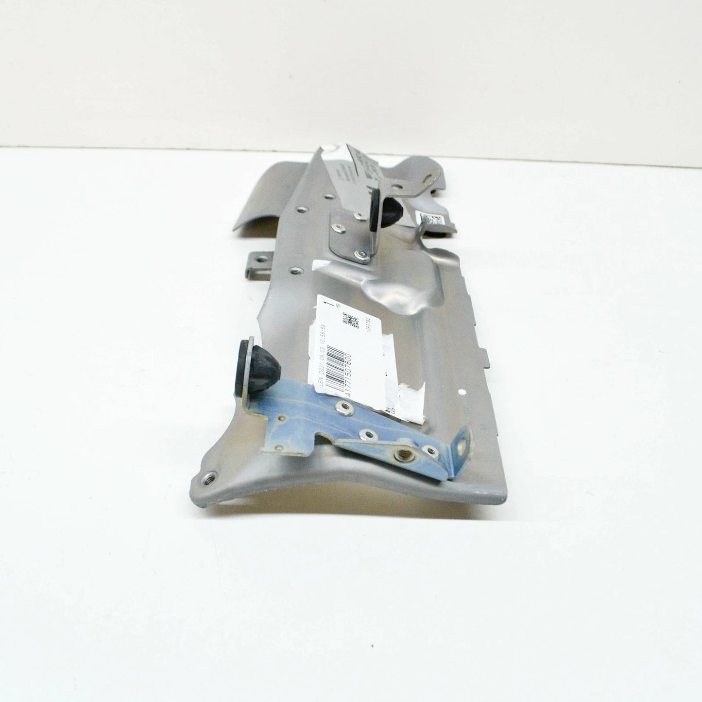 NEW MERCEDES-BENZ C W205 RIGHT SIDE HEAT SCREENING PLATE A1771507800 ORIGINAL