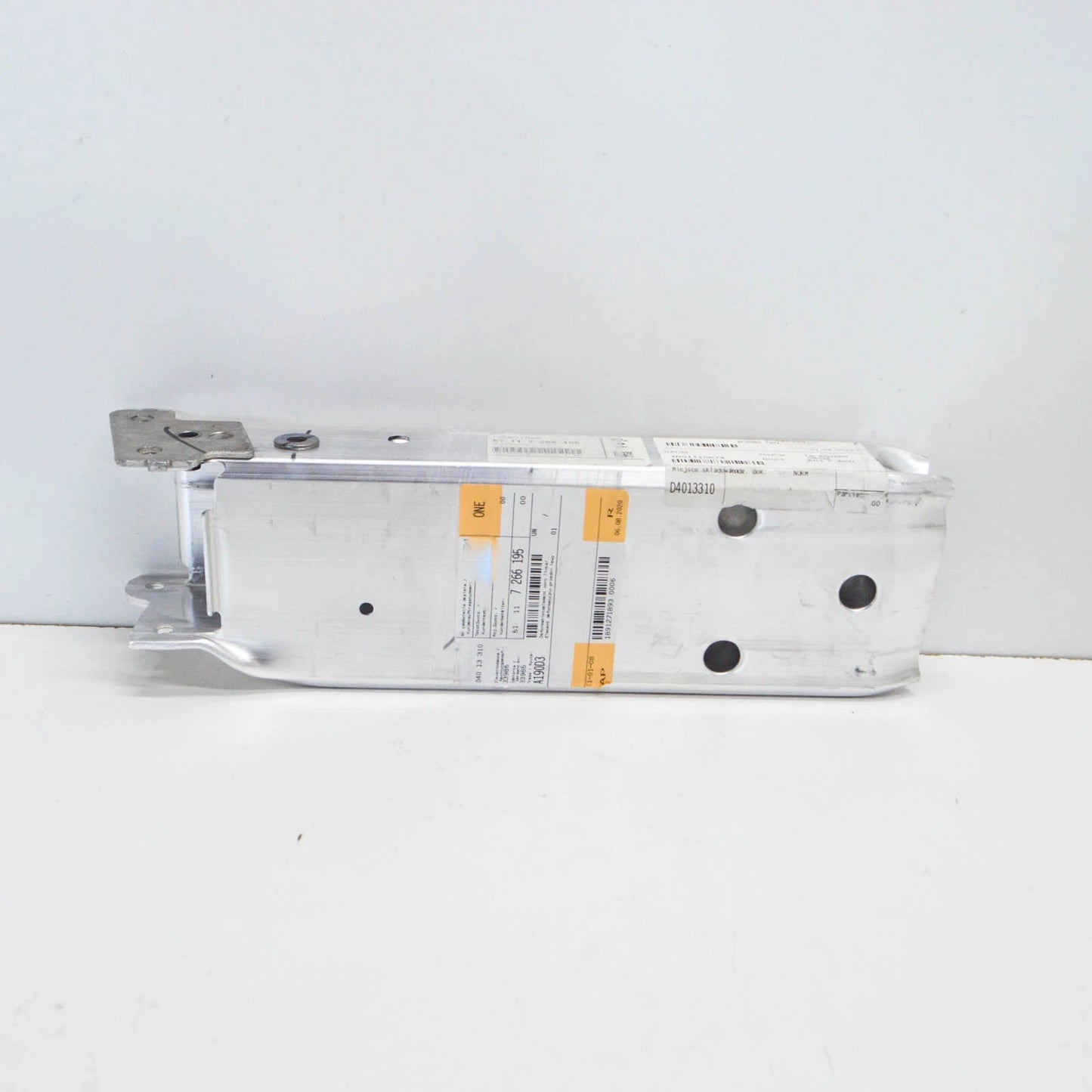 NEW BMW 2 F22 FRONT BUMPER CRASH BAR LEFT CARRIER 51117266195 7266195 ORIGINAL