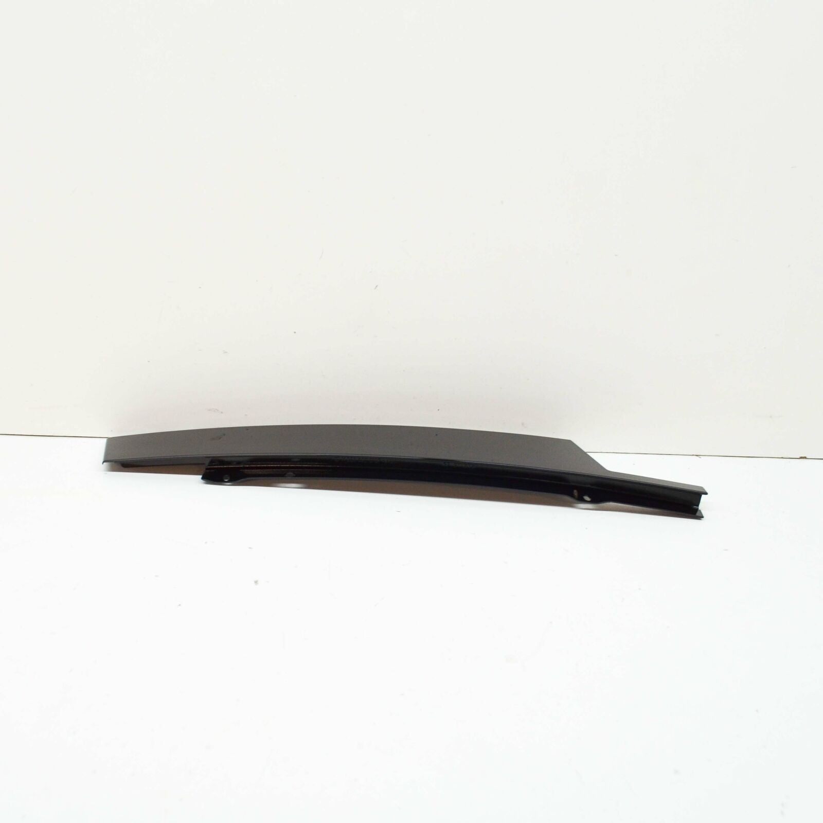 NEW MB GLC X253 FRONT LEFT DOOR EXTERIOR B-PILLAR TRIM A2536900187 ORIGINAL