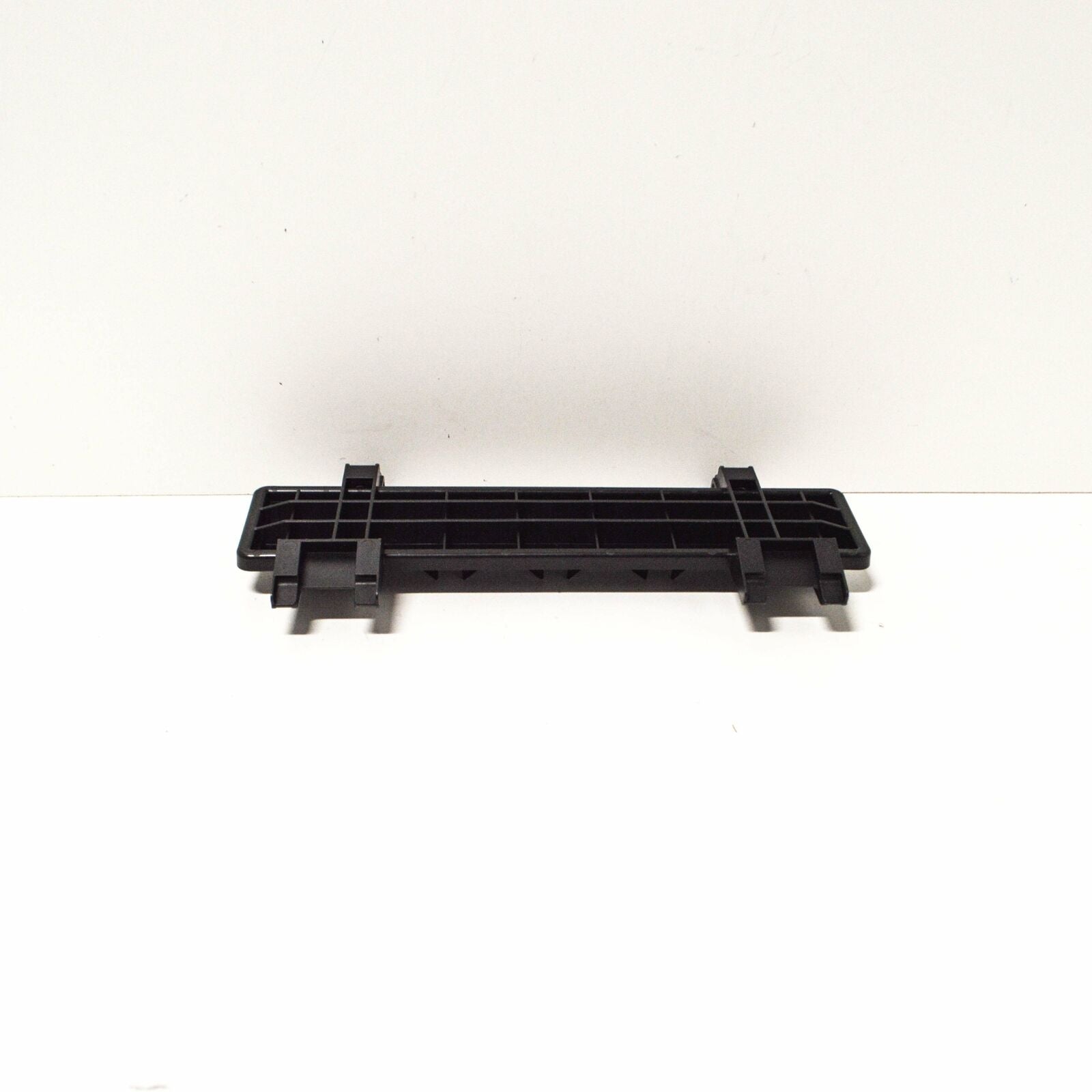 NEW MERCEDES BENZ GLA X156 AIR FILTER COVER CAP A2468300142 ORIGINAL