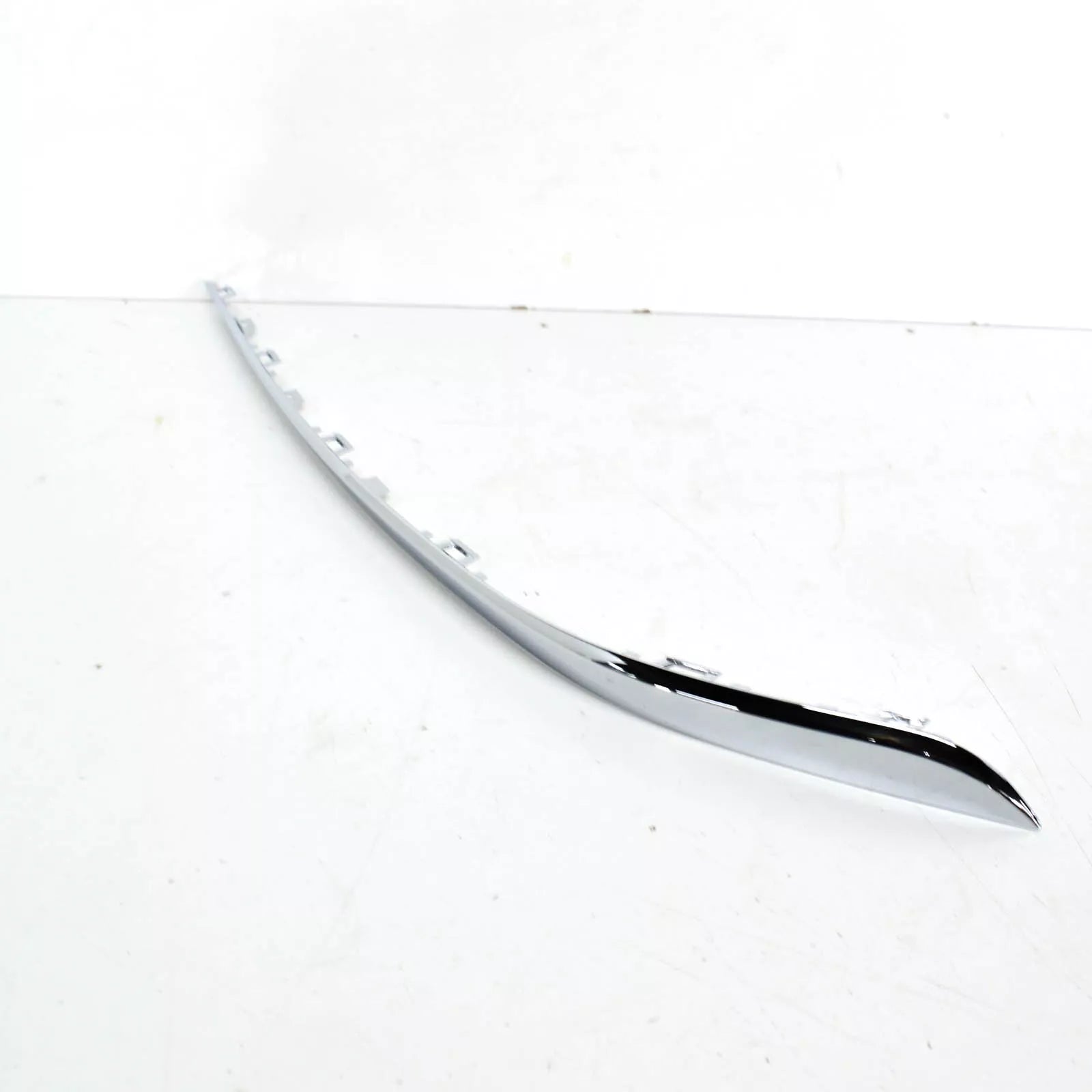 NEW BMW 7 G11 FRONT BUMPER RIGHT LOWER MOLDING 51117362696 7362696 2016 ORIGINAL