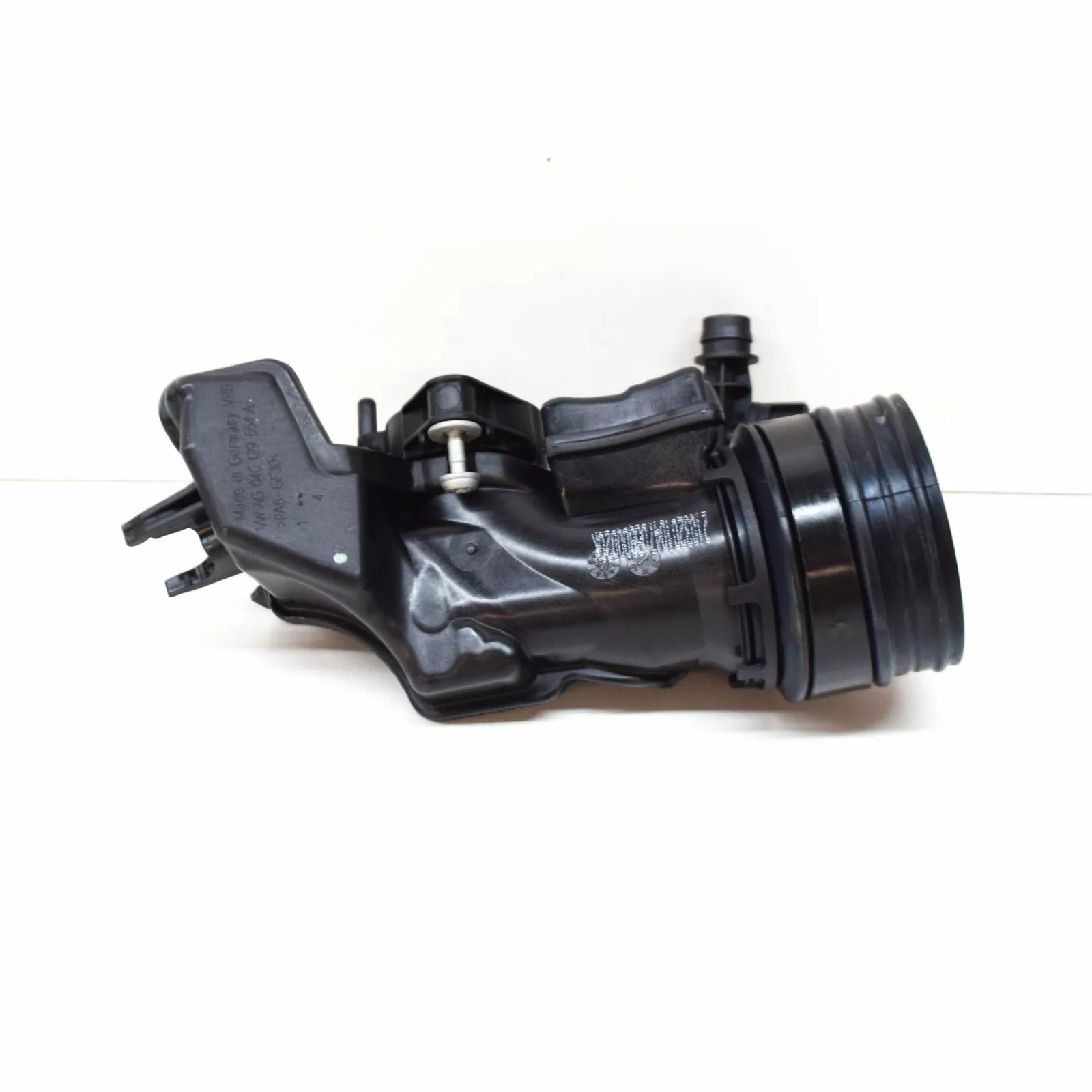 NEW VW T-ROC A11 TURBOCHARGER AIR INTAKE PIPE 04C129654A