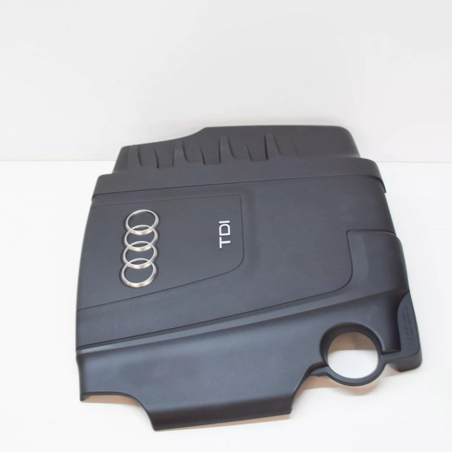 NEW AUDI A4 B8 AVANT ENGINE DECORATIVE COVER 03L103925P ORIGINAL