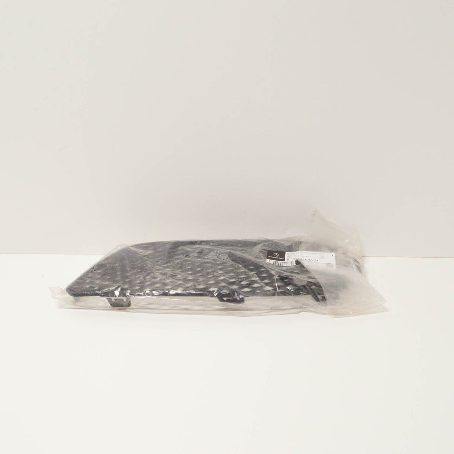 NEW MERCEDES-BENZ C-CLASS W205 FRONT BUMPER RIGHT GRILL A2058852623 2016