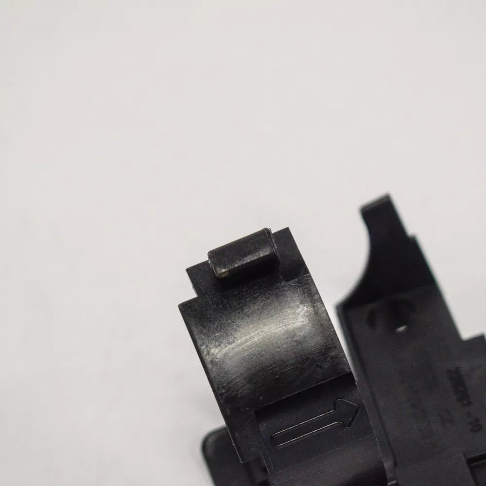 NEW BMW 5 G30 WATER PUMP BRACKET HOLDER 17118632136 8632136 ORIGINAL