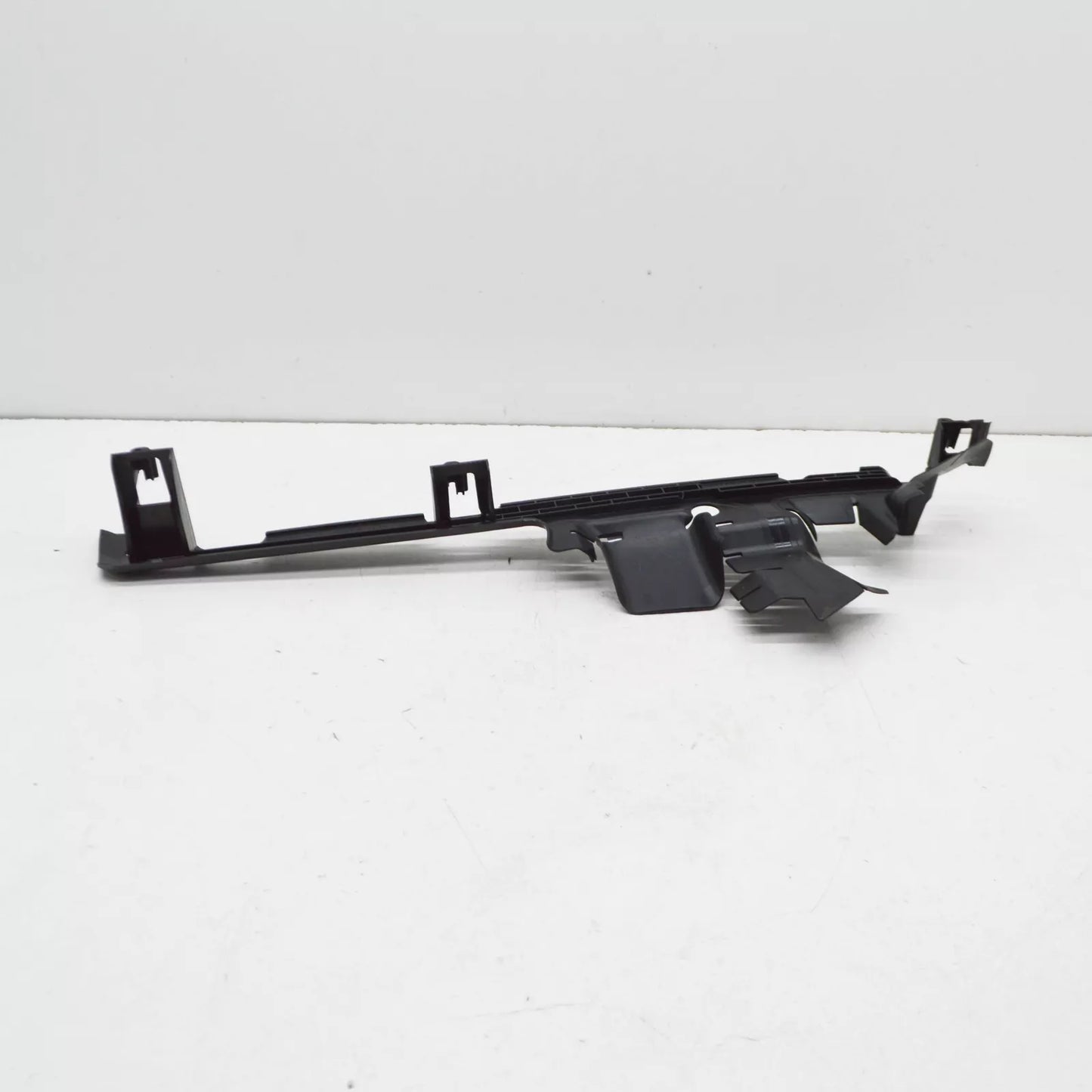 NEW VOLKSWAGEN E-GOLF MK7 5G RIGHT RADIATOR AIR GUIDE 5GE121284G ORIGINAL