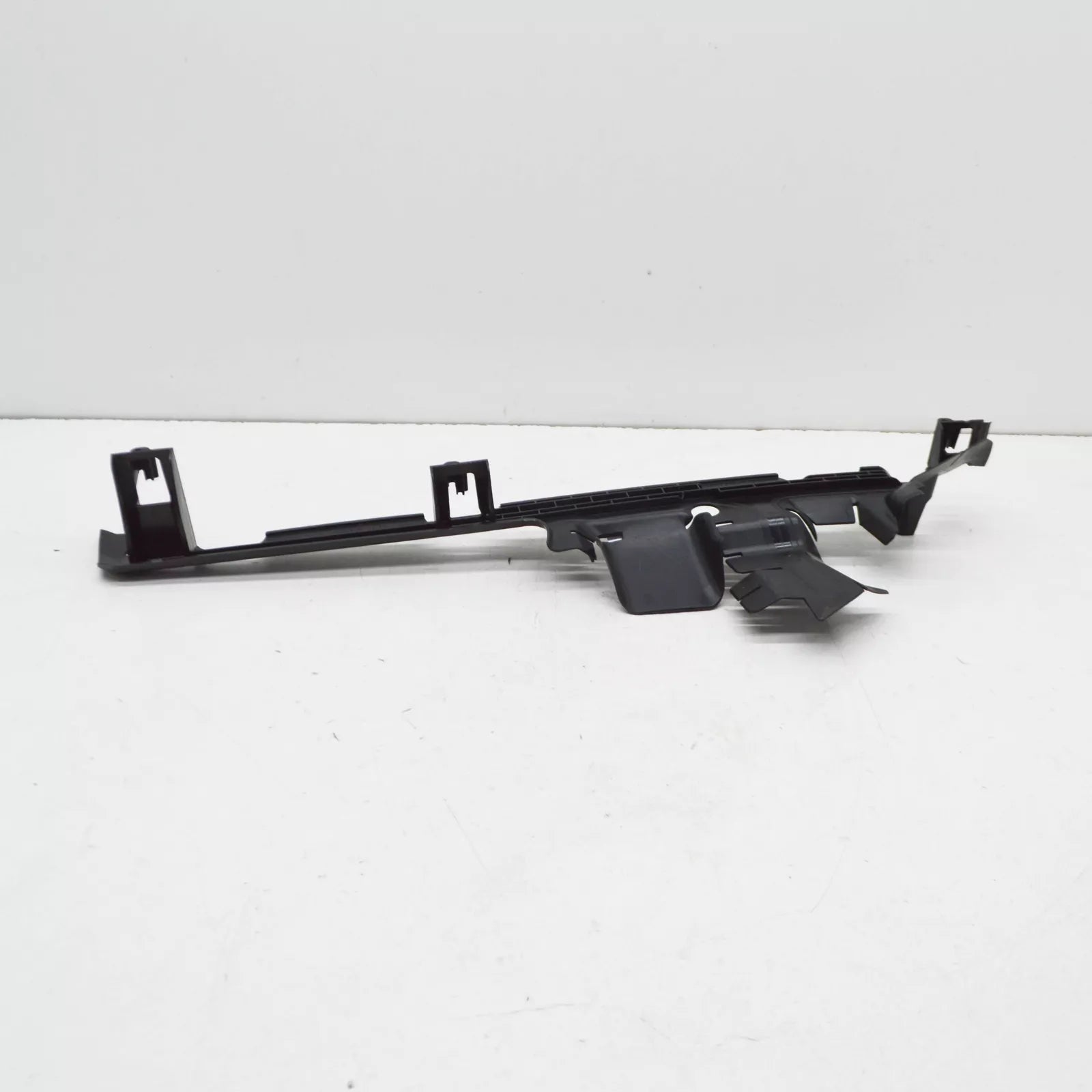 NEW VOLKSWAGEN E-GOLF MK7 5G RIGHT RADIATOR AIR GUIDE 5GE121284G ORIGINAL