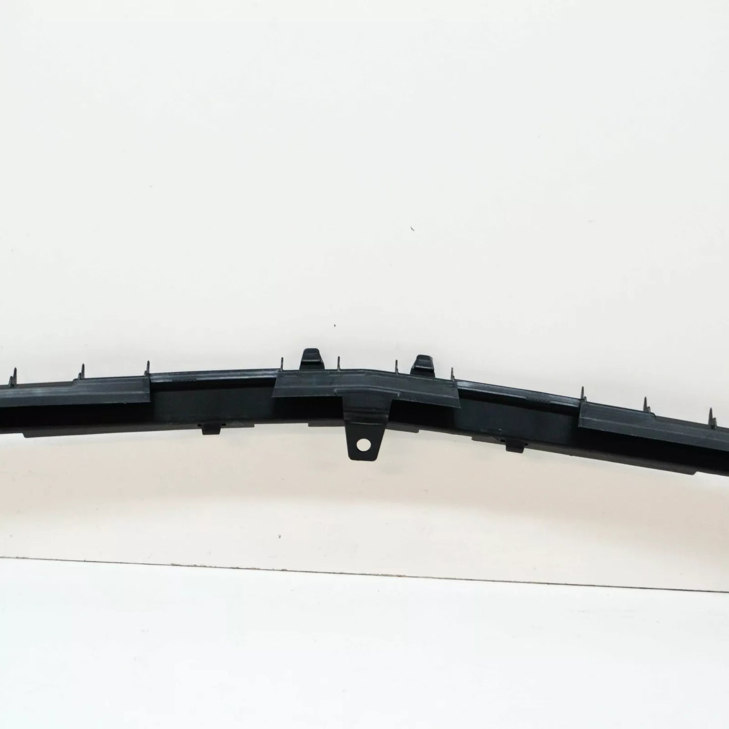 NEW MERCEDES-BENZ C W205 FRONT BUMPER SUPPORT CENTER BRACKET A2058855701