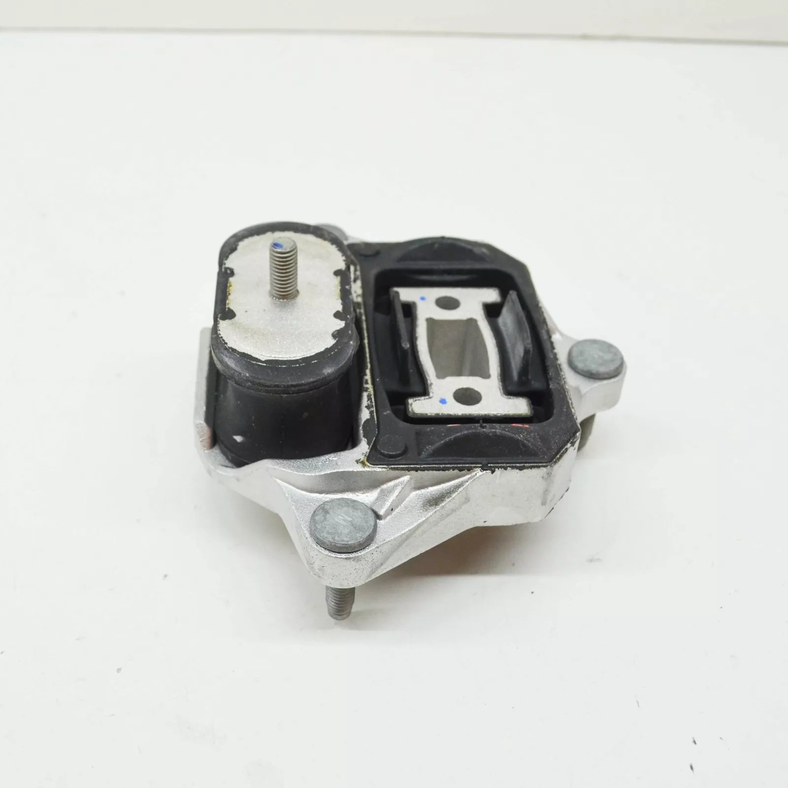 NEW AUDI A4 B9 AUTOMATIC TRANSMISSION MOUNT 8W0399156BH