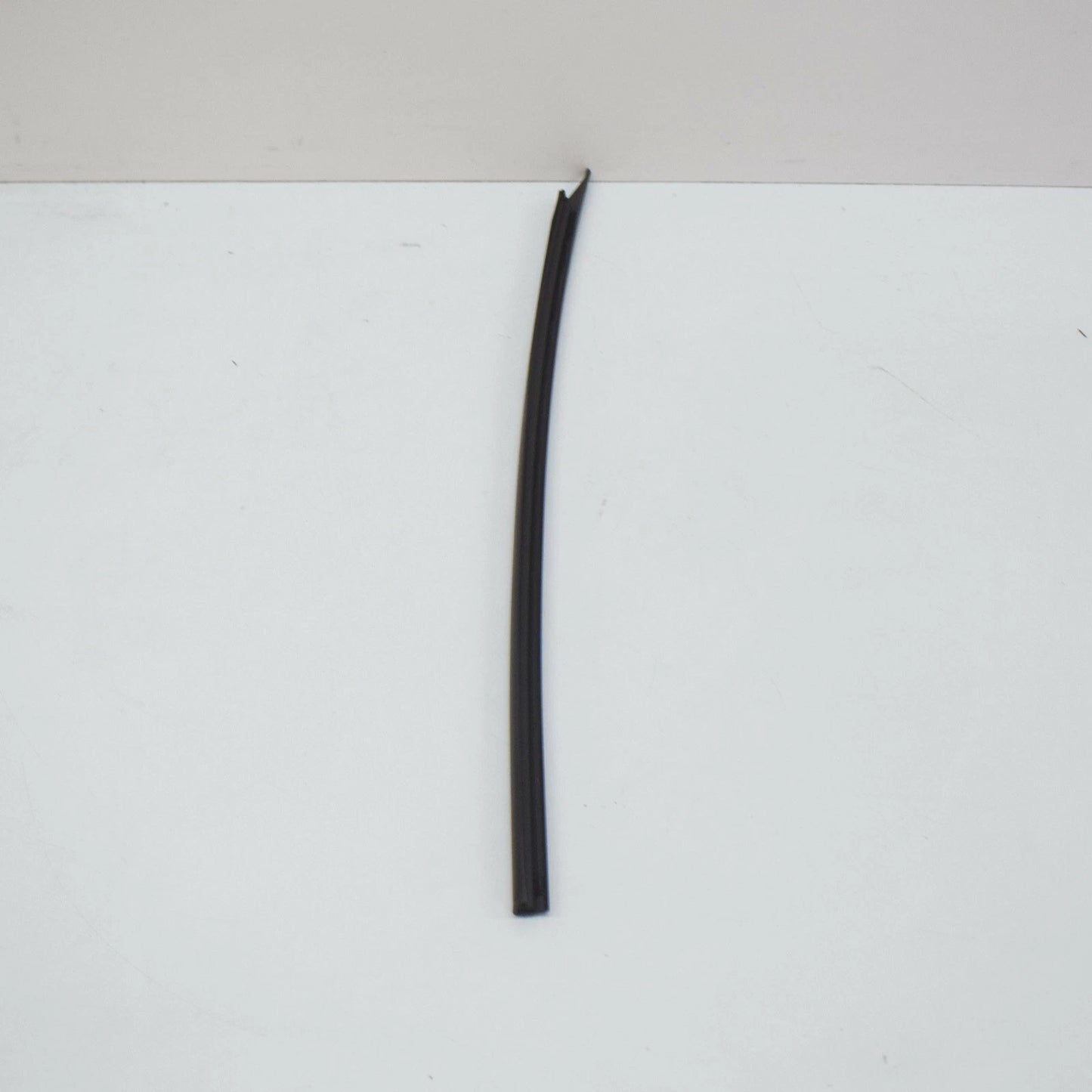 NEW BMW 3 TOURING E30 REAR WINDOW RIGHT SIDE COVERING 51311967338 ORIGINAL