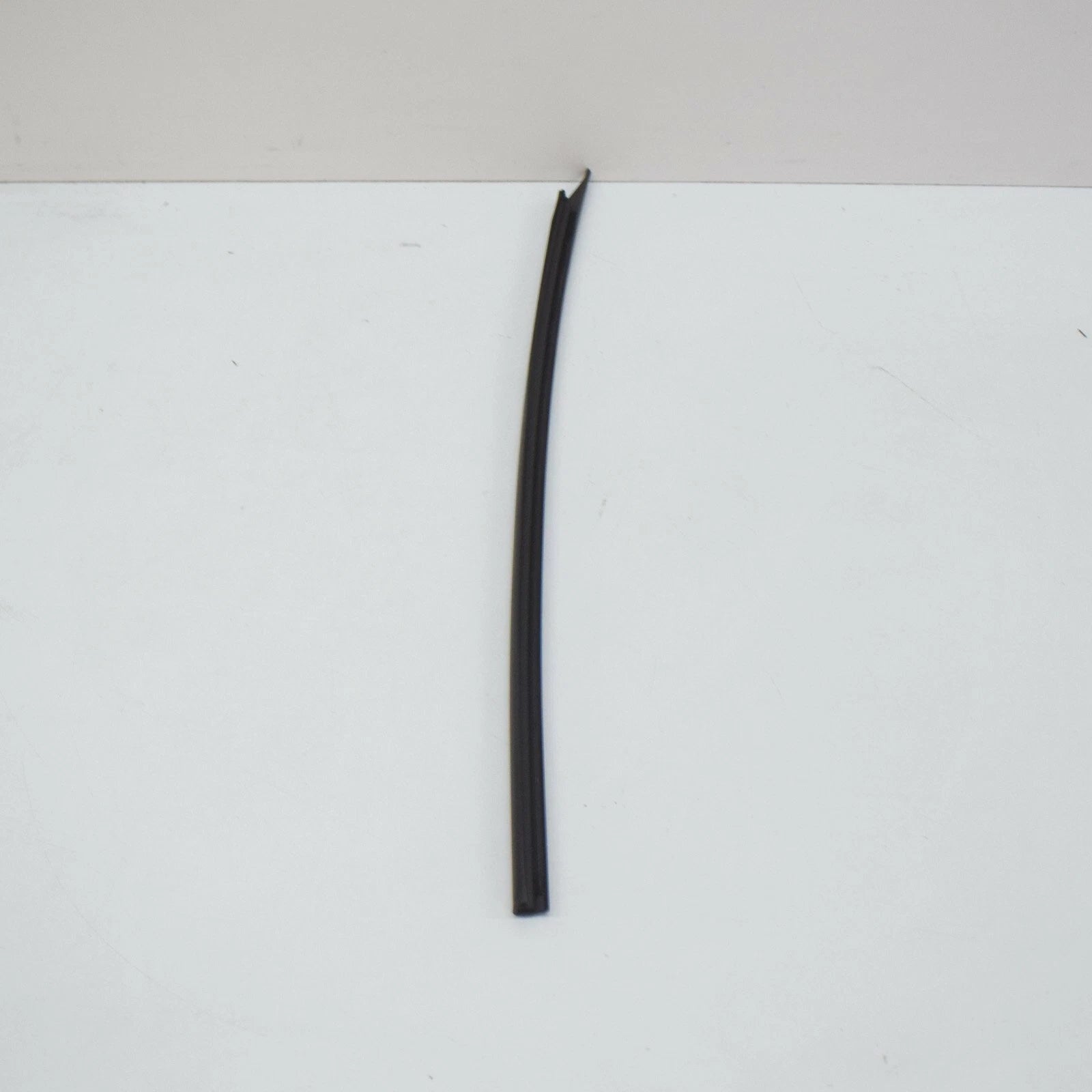 NEW BMW 3 TOURING E30 REAR WINDOW RIGHT SIDE COVERING 51311967338 ORIGINAL