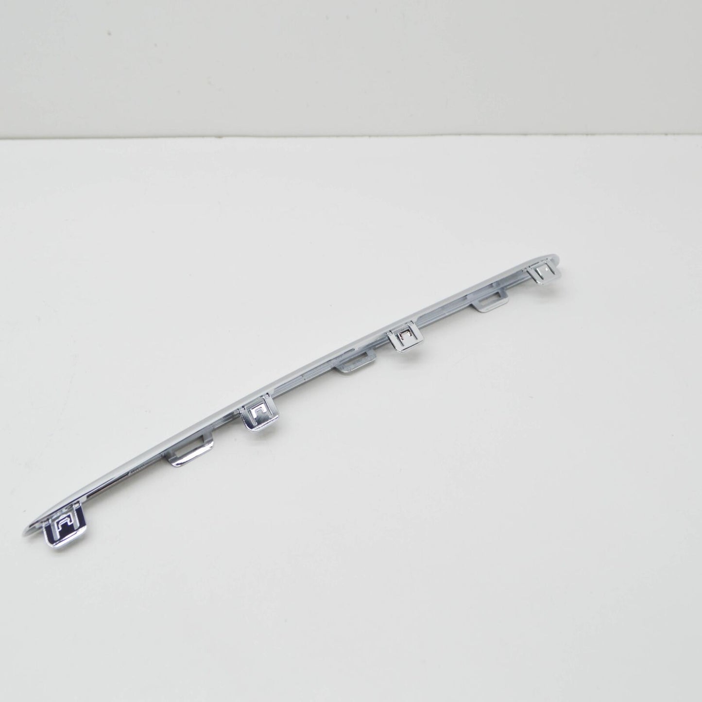 NEW MERCEDES-BENZ C W206 AMG FRONT RADIATOR GRILLE LEFT TRIM A2068886300