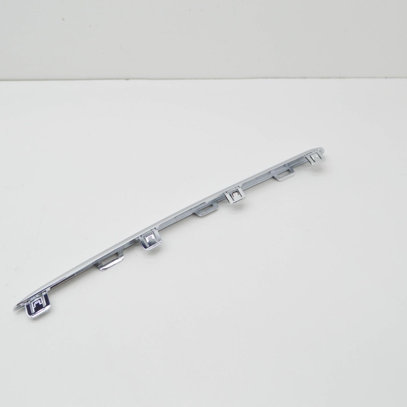 NEW MERCEDES-BENZ C W206 AMG FRONT RADIATOR GRILLE LEFT TRIM A2068886300