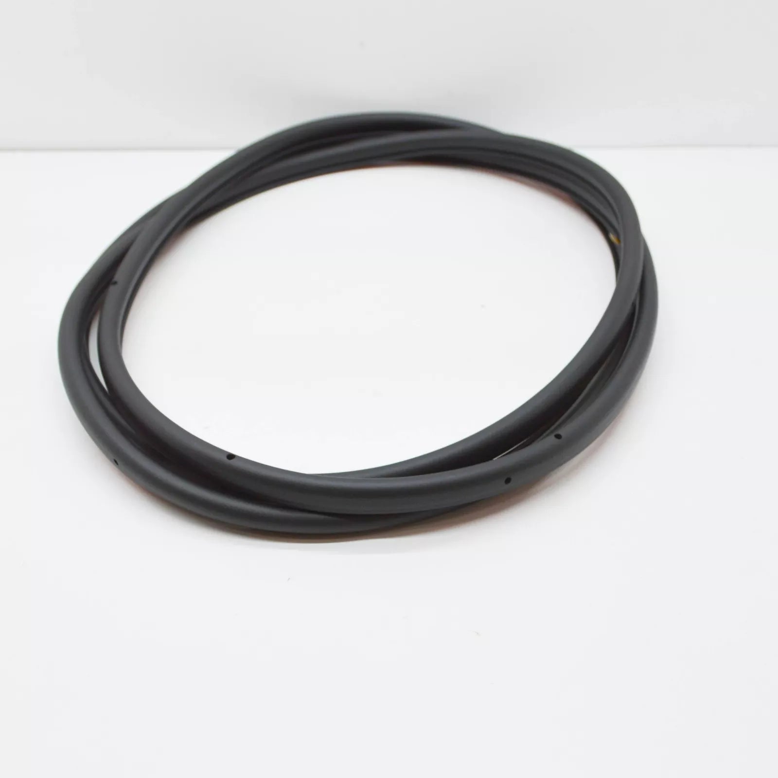 NEW AUDI Q5 FRONT LEFT DOOR RUBBER SEAL 8R 8R0837911L 2013