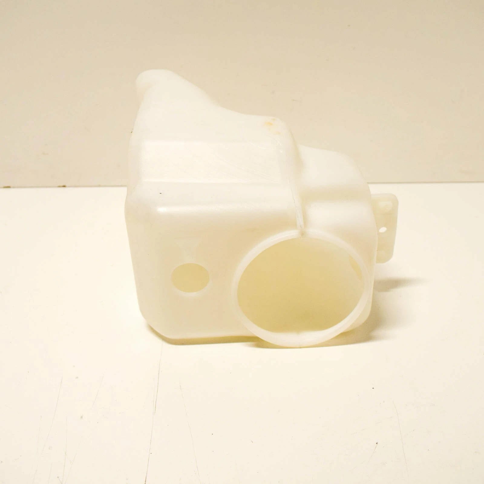 NEW MB E-CLASS W124 WINDSHIELD WASHER RESERVOIR A1248690720 3.0 PETROL