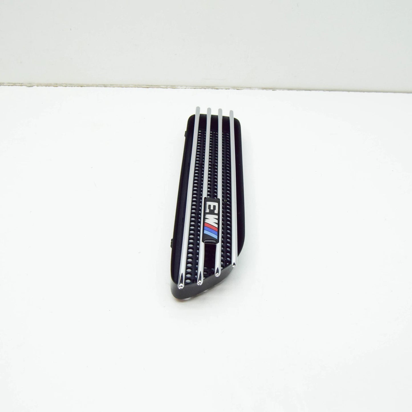 NEW BMW 3 M3 E46 LEFT WING FENDER GRILLE 51132694607 2694607 ORIGINAL
