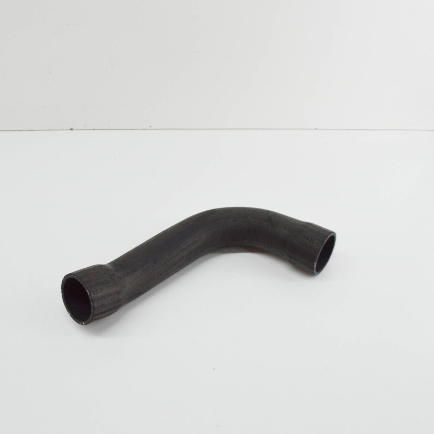 NEW MB C W202 EXPANSION TANK TO FILLER PIPE HOSE A2024767326 ORIGINAL