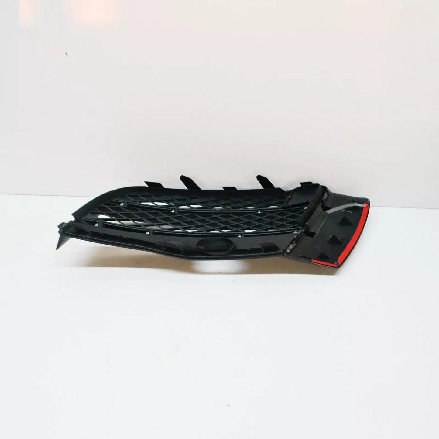 NEW AUDI R8 FRONT BUMPER RIGHT GRILLE 42080768001C 420807680 01C ORIGINAL