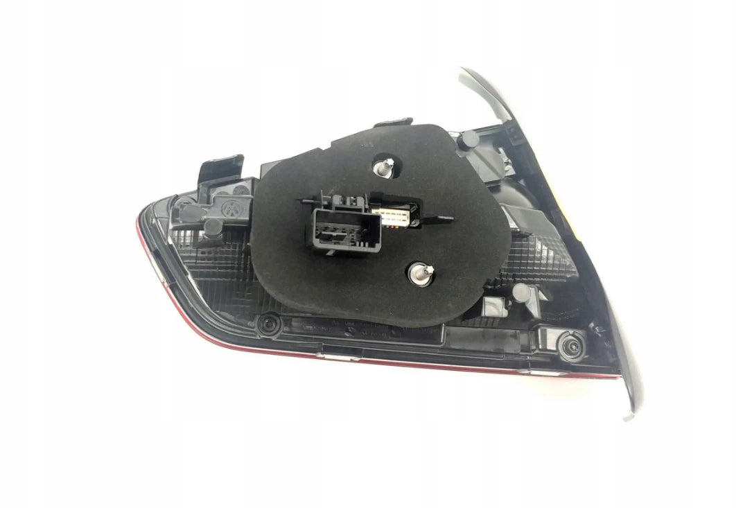 NEW VW PASSAT B8 REAR RIGHT SIDE INNER LED TAILLIGHT LHD 3G5945094D ORIGINAL