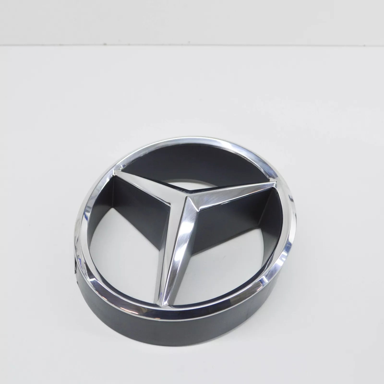 NEW MERCEDES-BENZ SL R107 RADIATOR GRILLE MERCEDES STAR A1078800386 ORIGINAL