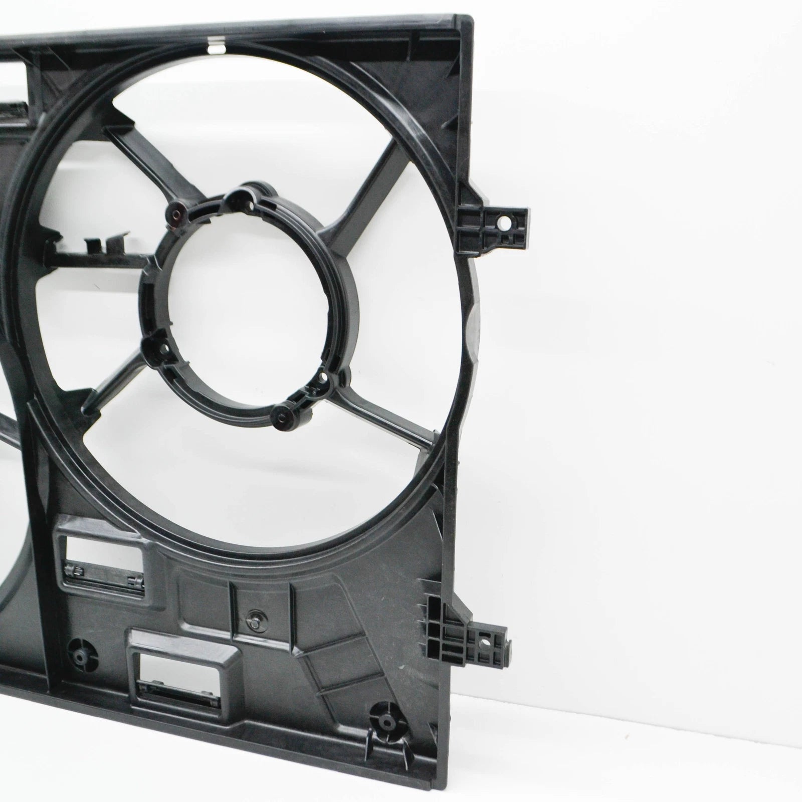 NEW VW TIGUAN ALLSPACE MK2 ENGINE TWIN FAN RING 5QN121205 ORIGINAL