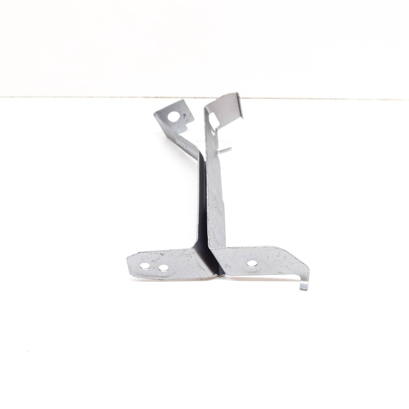 NEW MERCEDES-BENZ C-CLASS W204 FRONT SHIELD BRACKET A2045241440 ORIGINAL