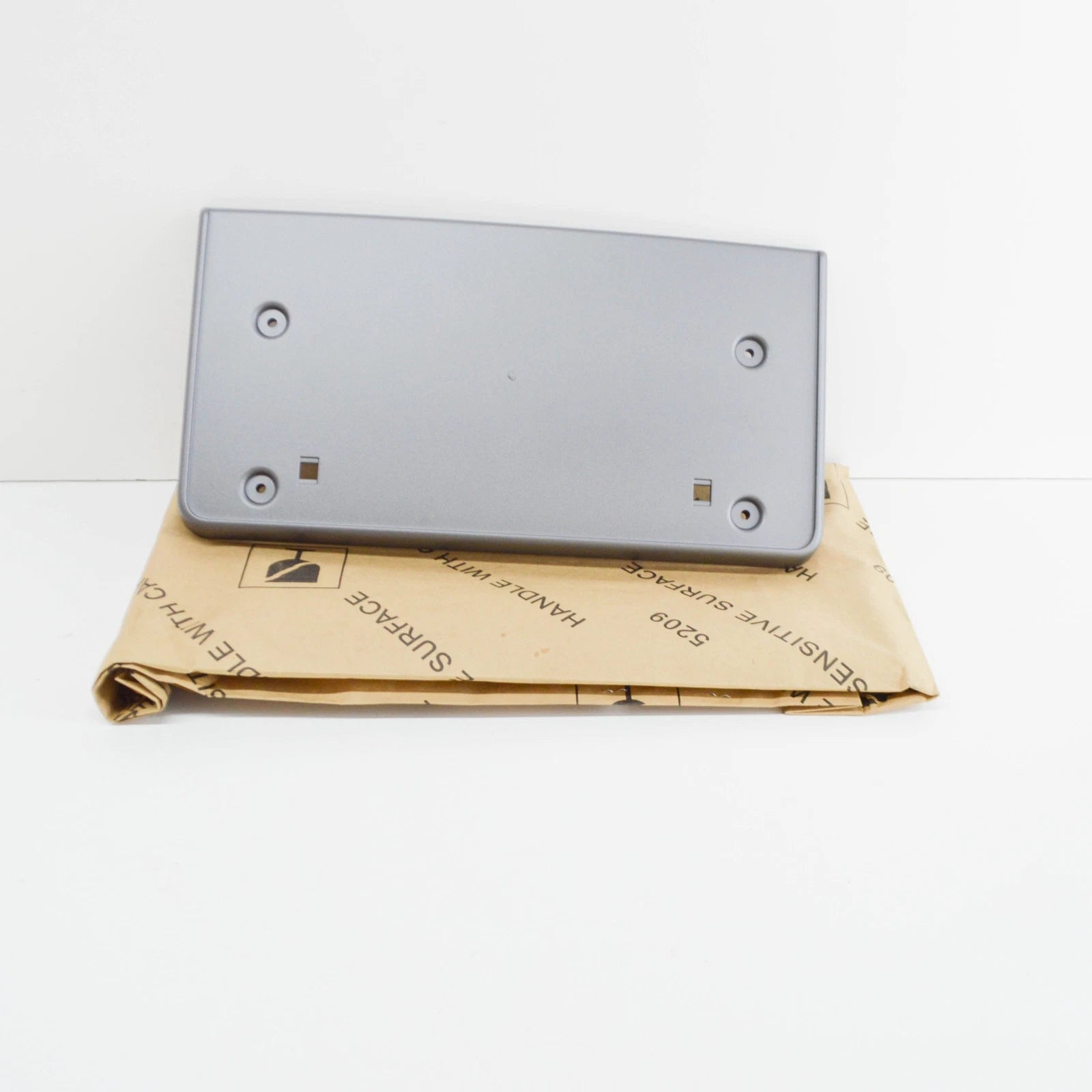 NEW AUDI Q5 8R FRONT BUMPER LICENSE PLATE BRACKET 8R0807285S1RR ORIGINAL