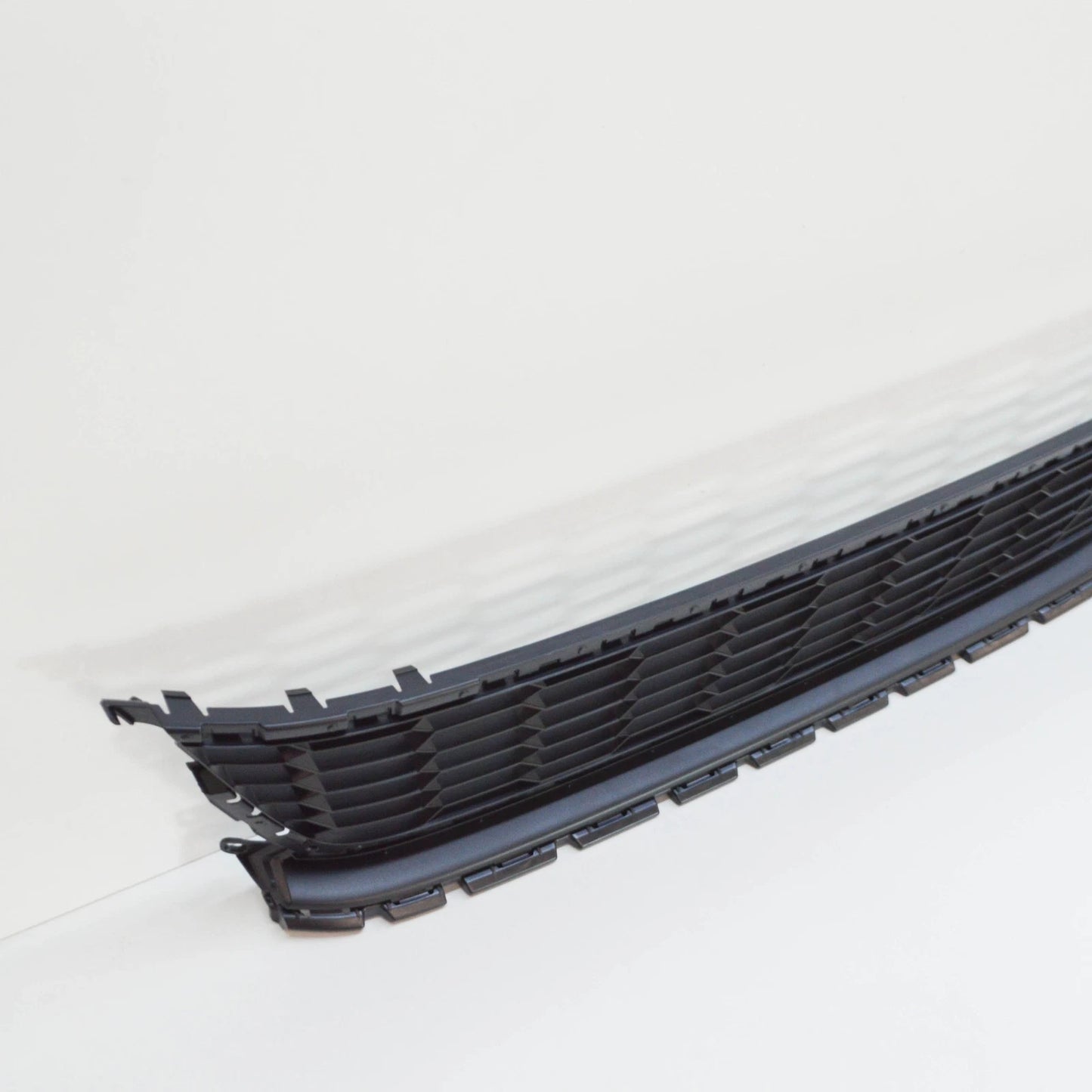 NEW VOLKSWAGEN SCIROCCO FRONT BUMPER LOWER GRILLE 1K8853677E9B9 2015 ORIGINAL