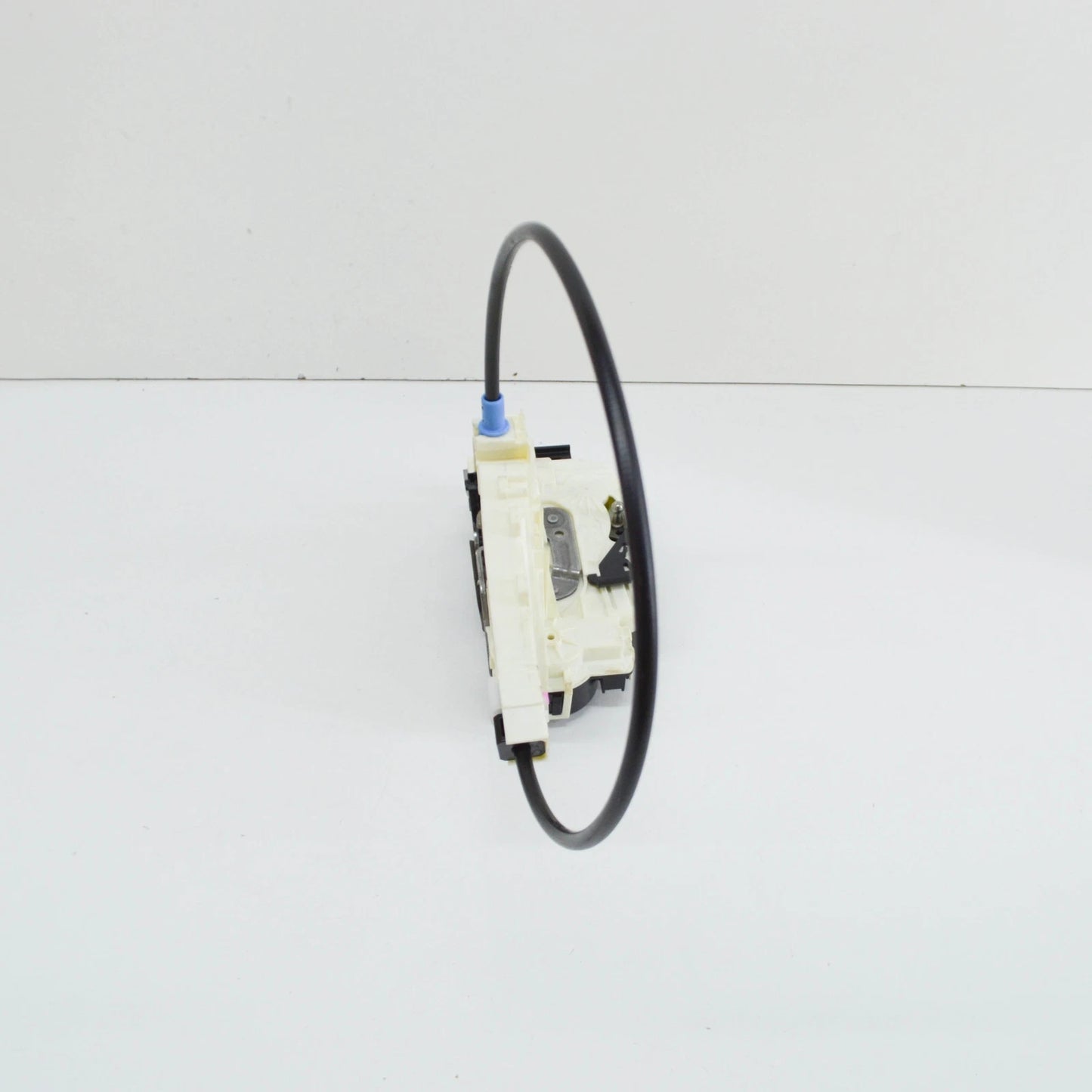 NEW MERCEDES-BENZ SPRINTER 906 FRONT LEFT DOOR LOCK LHD A9067202135 ORIGINAL