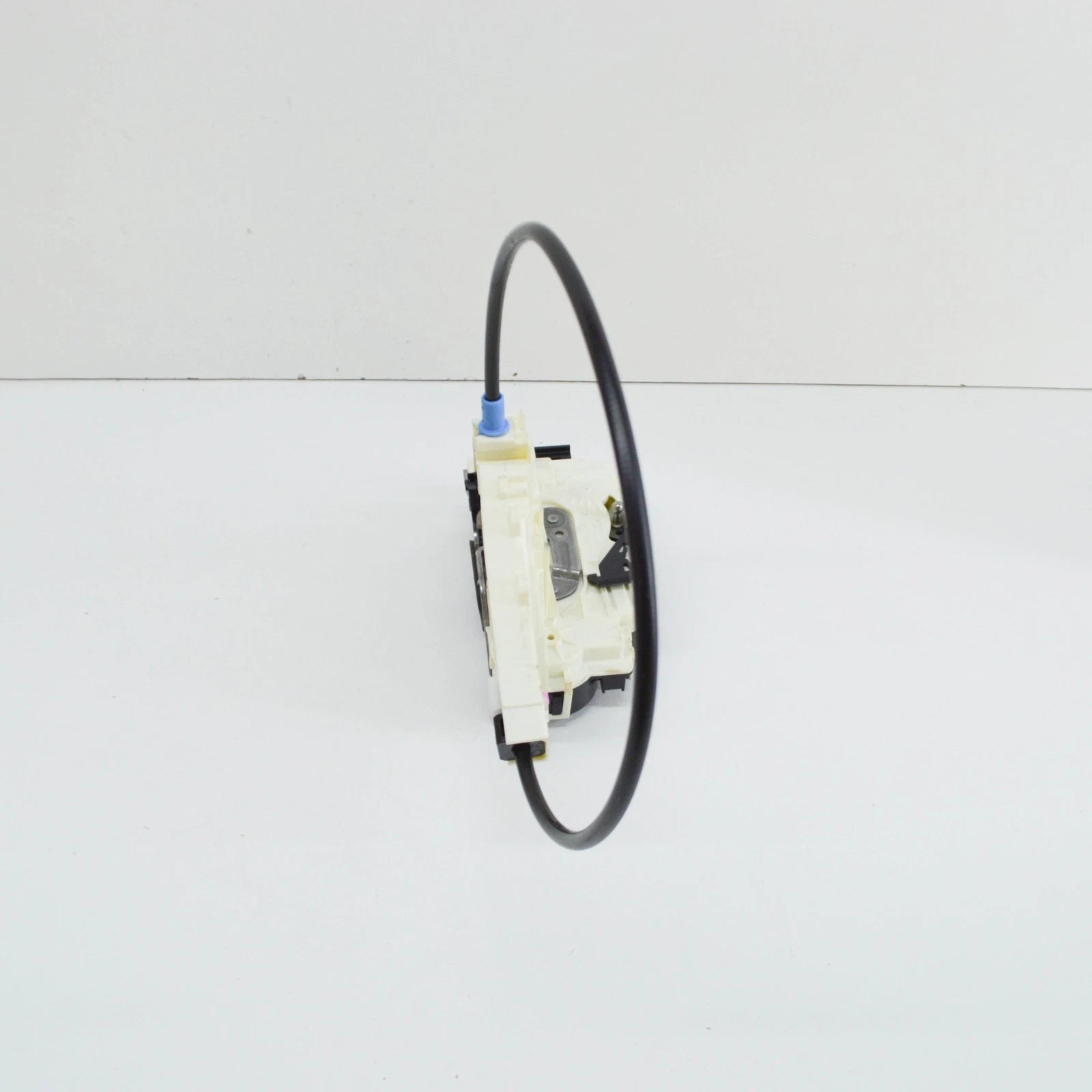 NEW MERCEDES-BENZ SPRINTER 906 FRONT LEFT DOOR LOCK LHD A9067202135 ORIGINAL