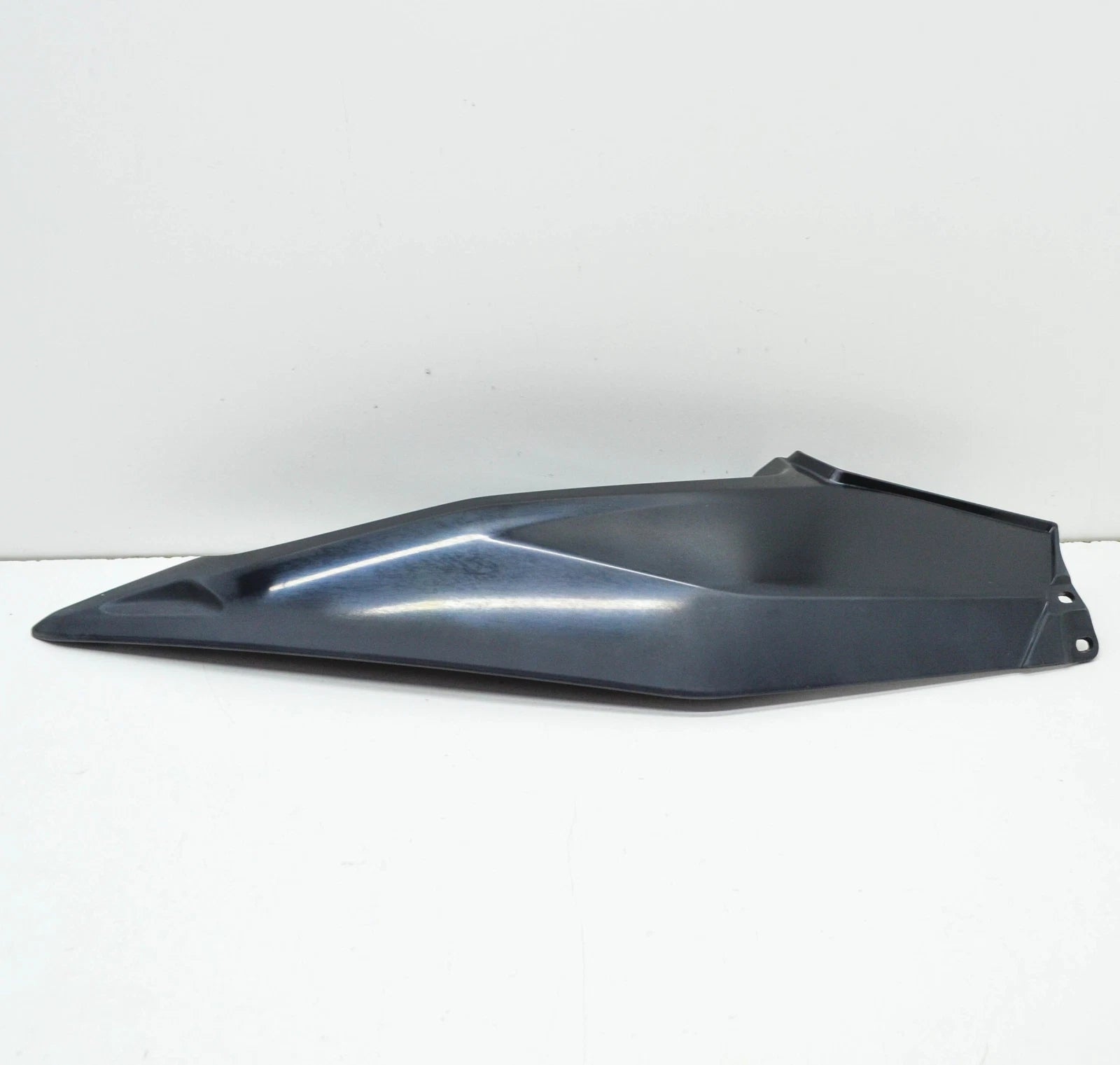 NEW BMW K1600 GT UPPER RIGHT TANK COVER 46637727446 ORIGINAL