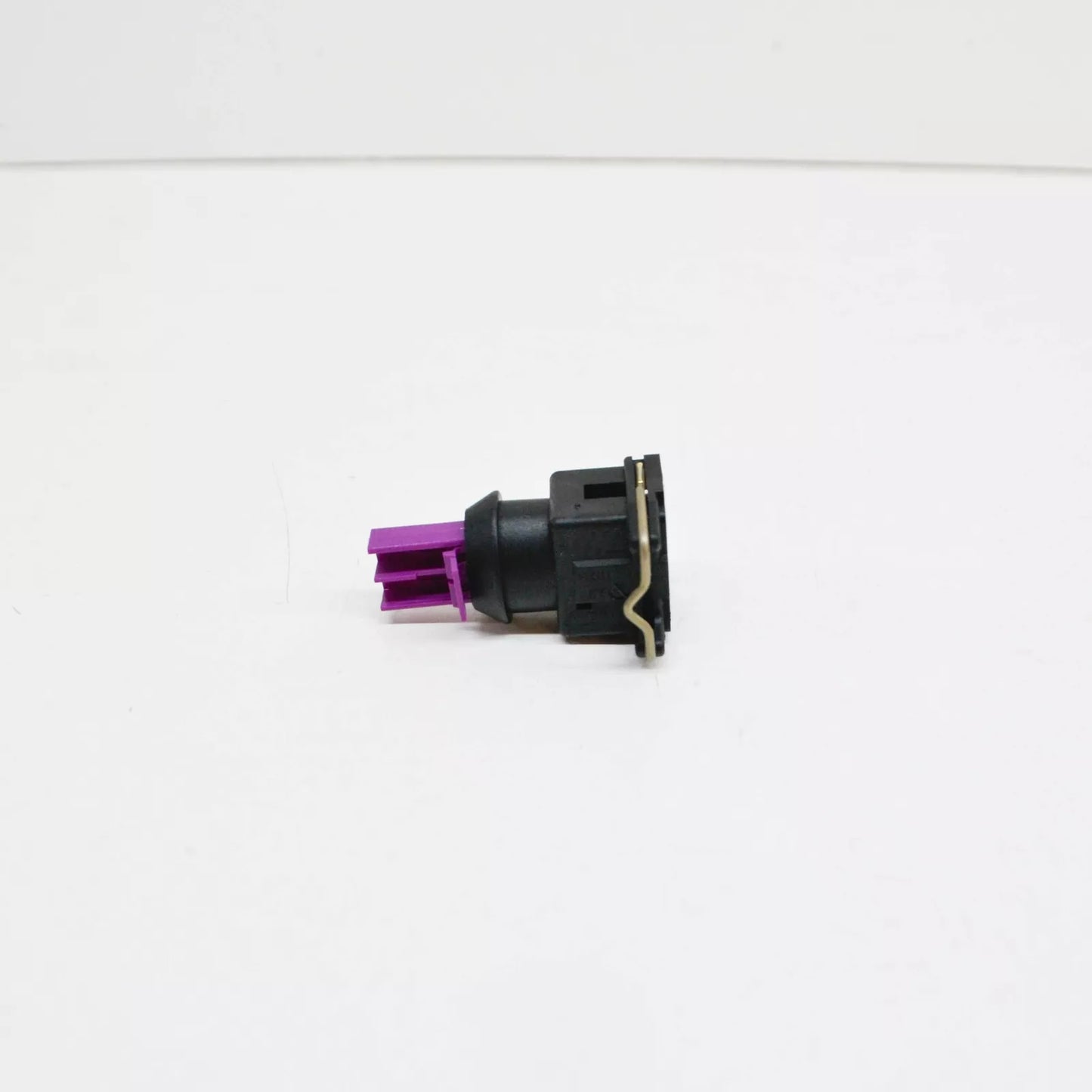 NEW AUDI A4 B7 2 PIN FLAT CONTACT HOUSING WITH GASKET 443906232 ORIGINAL