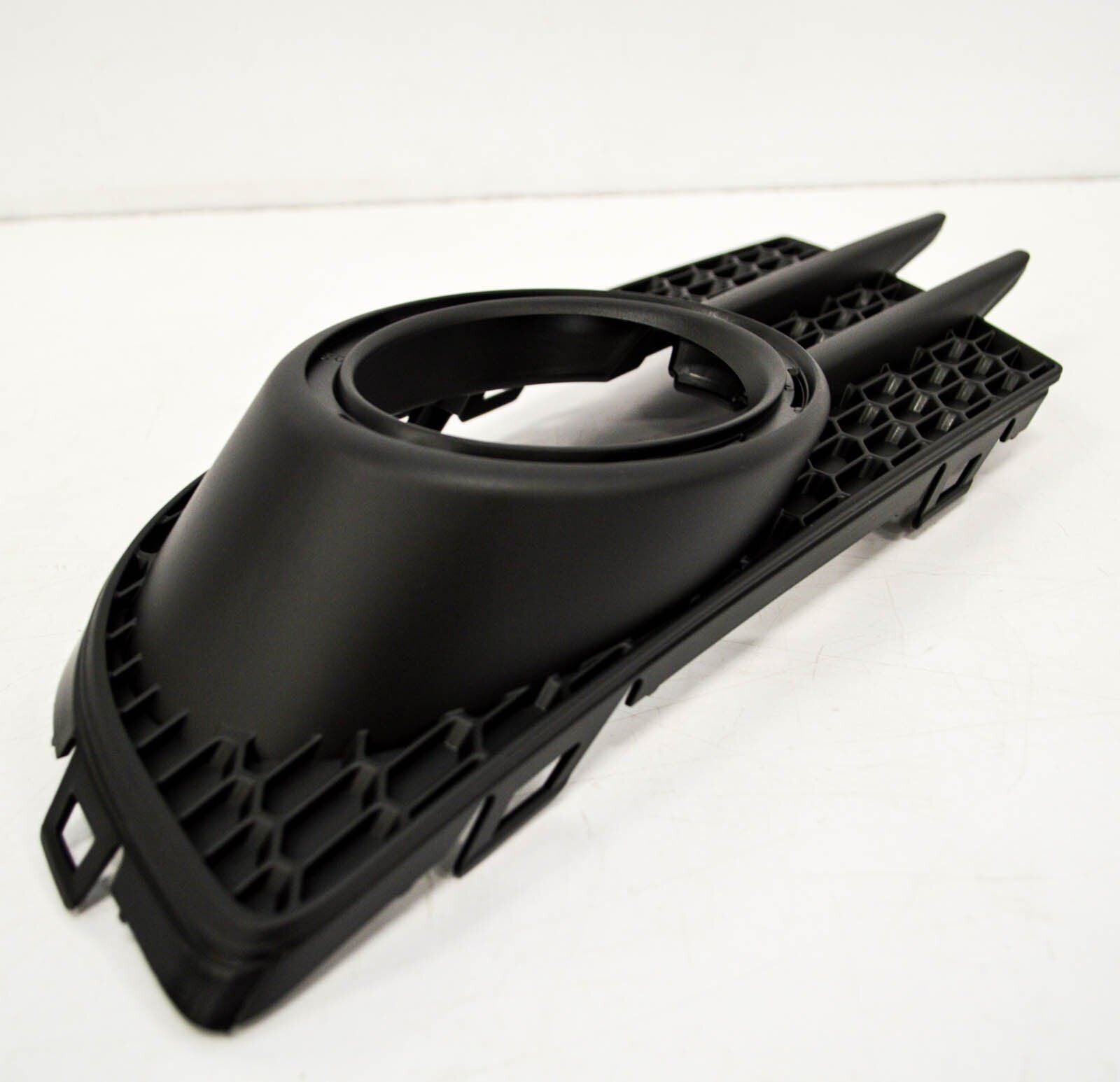 NEW VOLKSWAGEN TIGUAN MK1 GRILL FRONT LEFT 5N0853665H9B9 2016 ORIGINAL