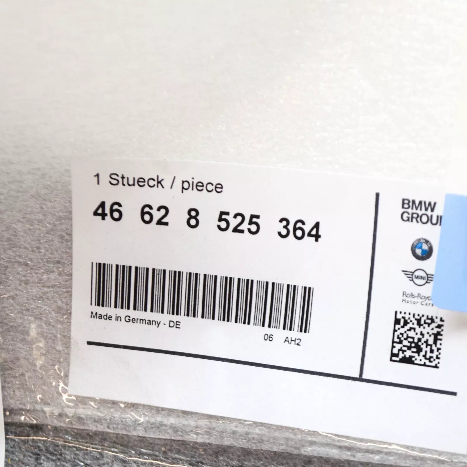 NEW BMW S 1000 R REAR RIGHT SEAT TAIL LATERAL PART 46628525364 ORIGINAL