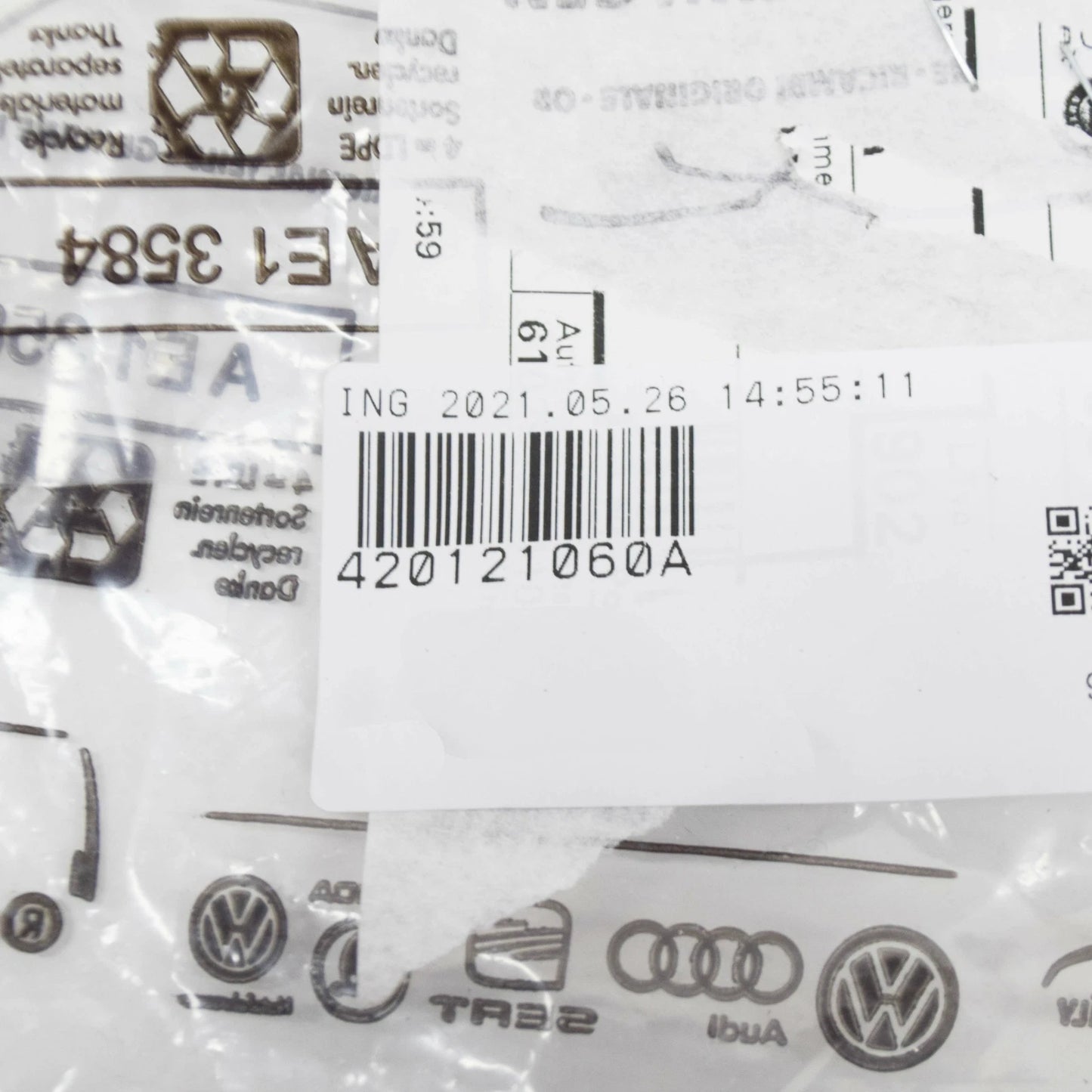 NEW AUDI R8 42 COOLANT HOSE PIPE 420121060A 2015