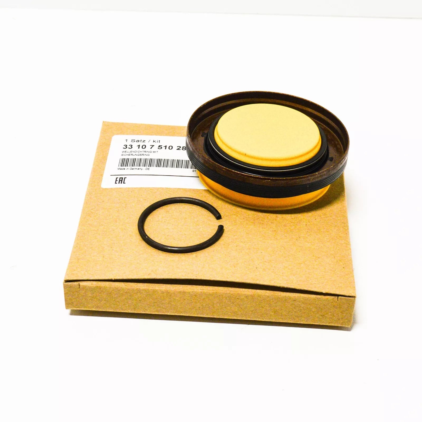 NEW BMW 5 E34 REAR AXLE SHAFT SEAL WITH LOCK RING 33107510289 7510289 ORIGINAL