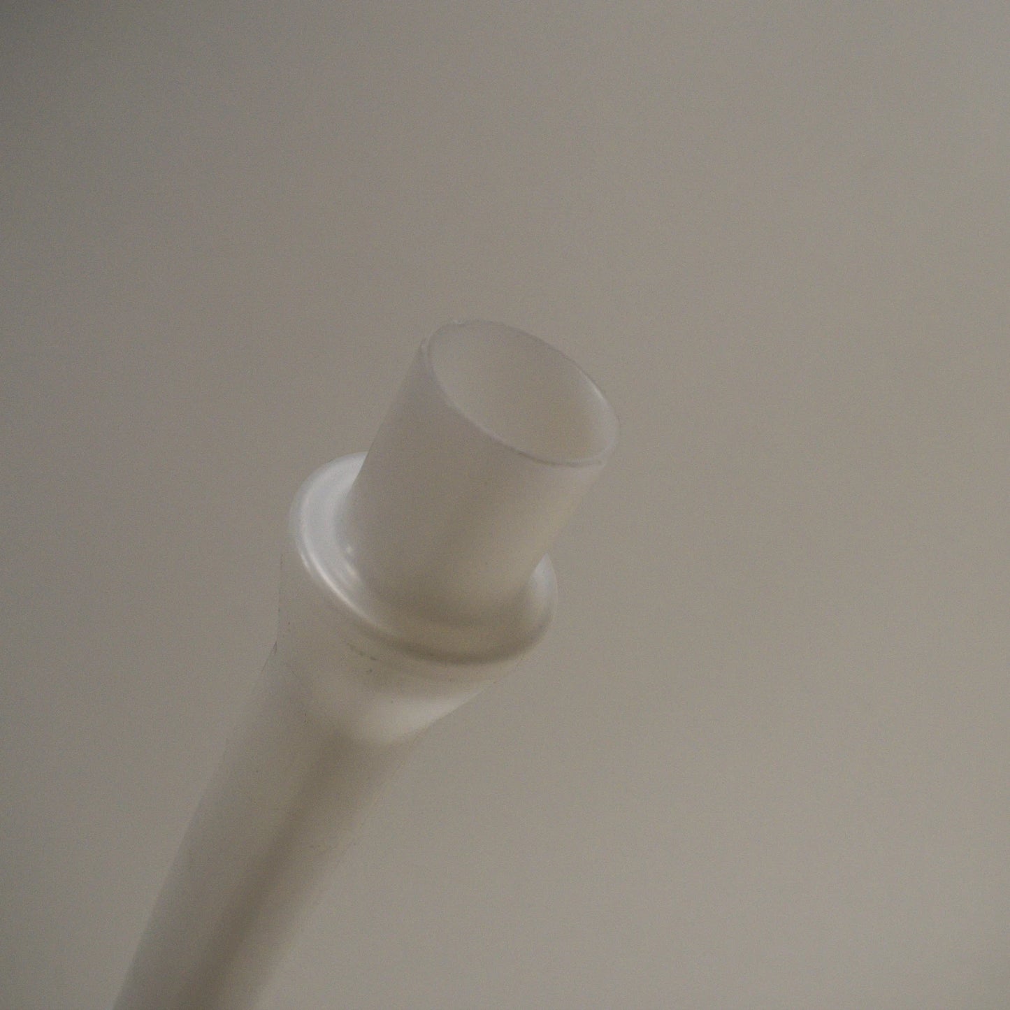 NEW VW CRAFTER FRONT WINDSCREEN WASHER RESERVOIR TANK HOSE 7C0955463A ORIGINAL