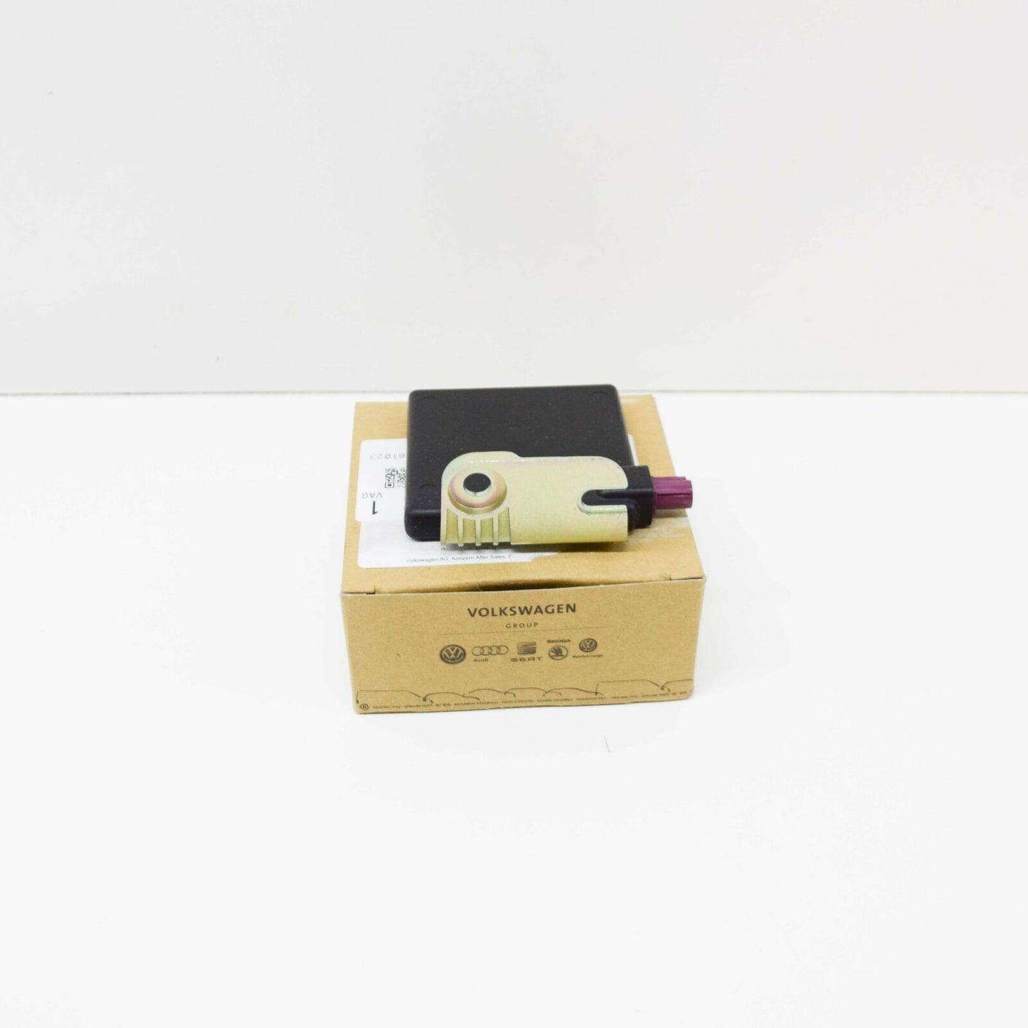 NEW VOLKSWAGEN TOUAREG MK3 CR GSM AERIAL 2GA035534 ORIGINAL