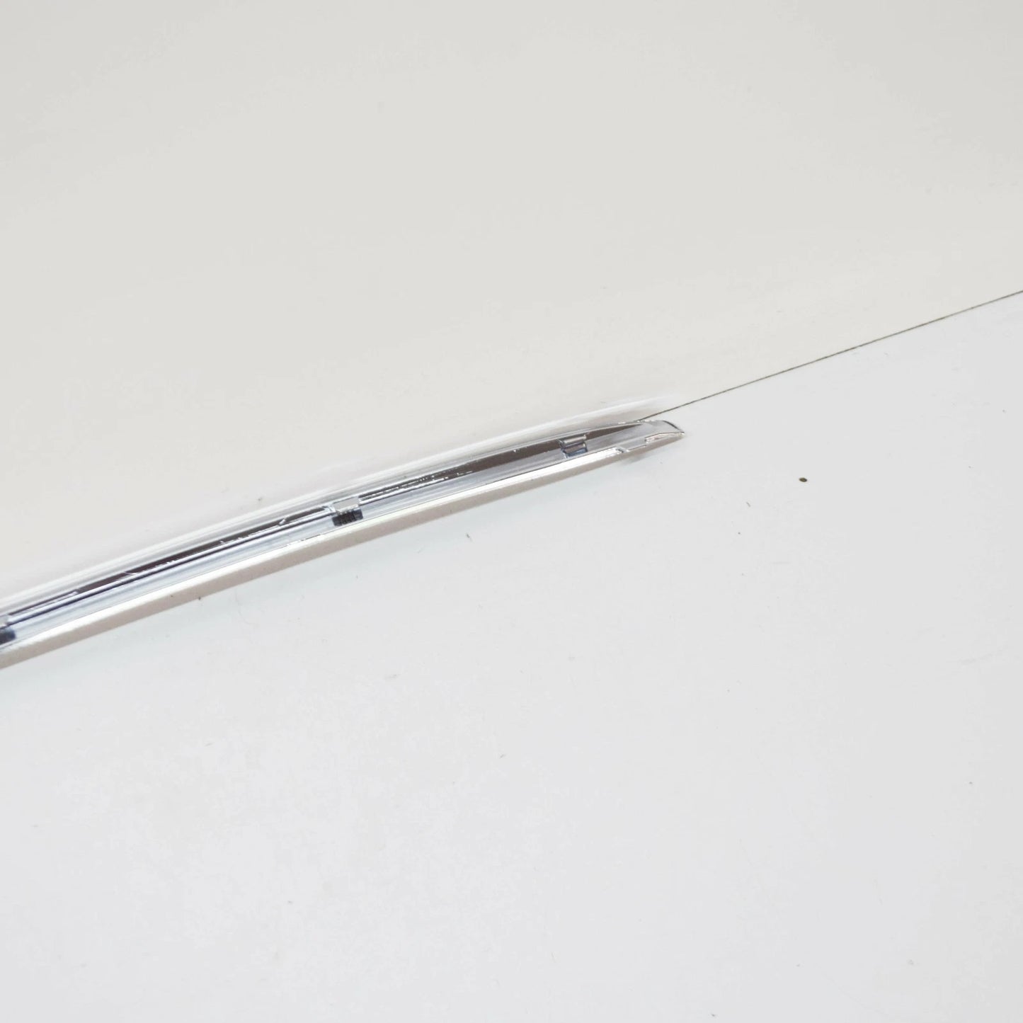 NEW MERCEDES-BENZ C W205 FRONT RIGHT DOOR MOLDING A2056906202 ORIGINAL