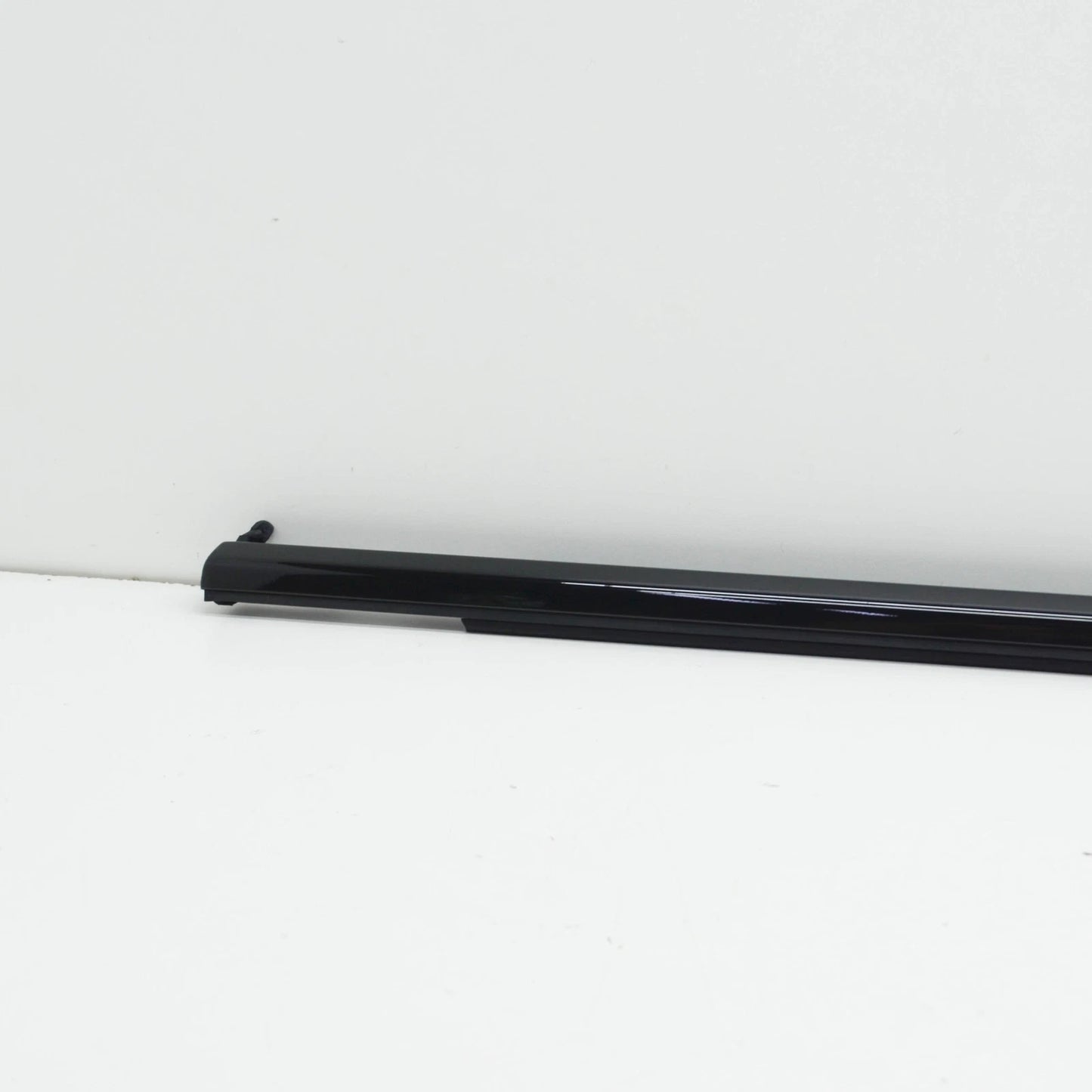 NEW BMW M5 F90 FRONT LEFT DOOR WINDOW STRIP 7404025 51337404025 ORIGINAL