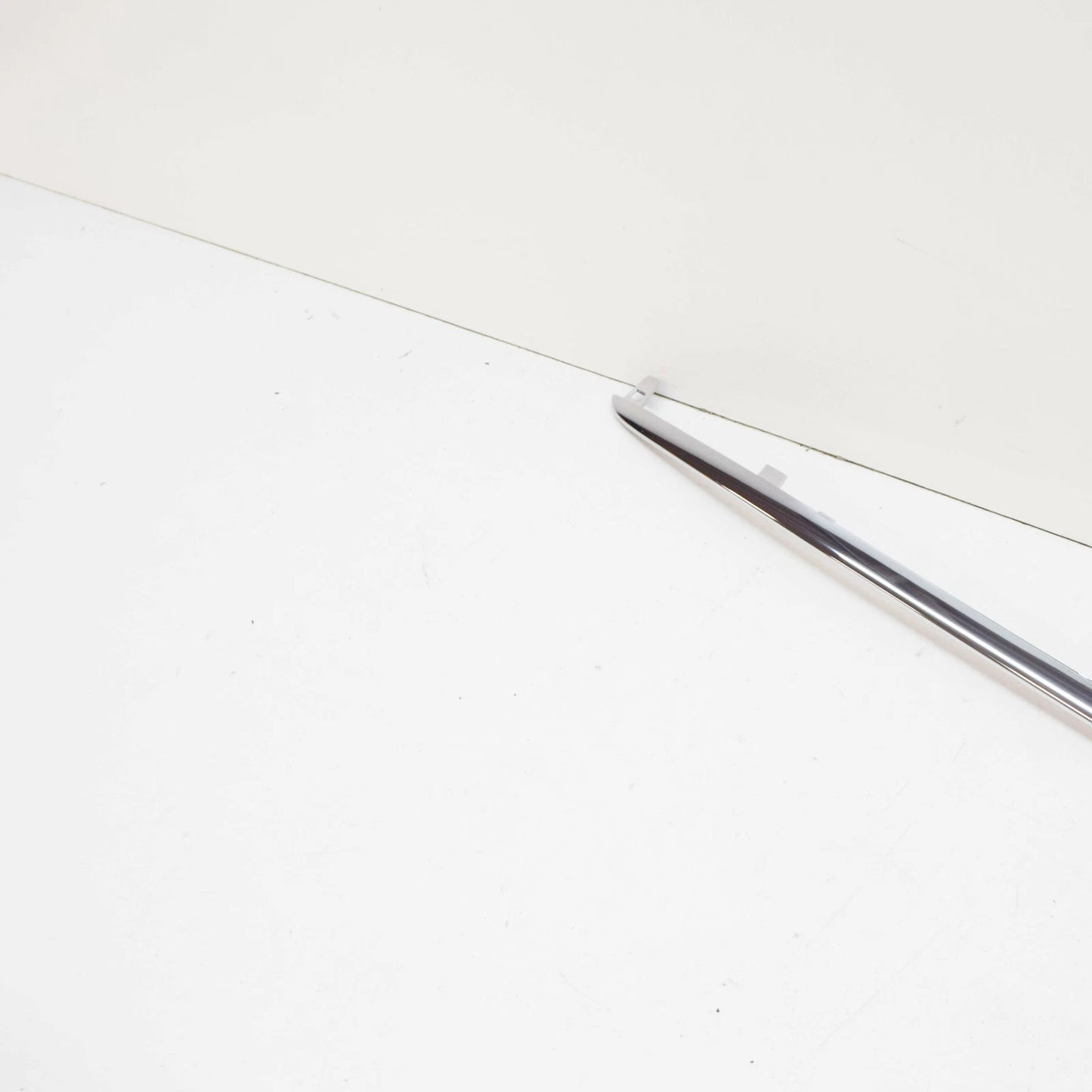 NEW MERCEDES-BENZ SLK R172 FRONT BUMPER CENTER MOLDING A1728850321