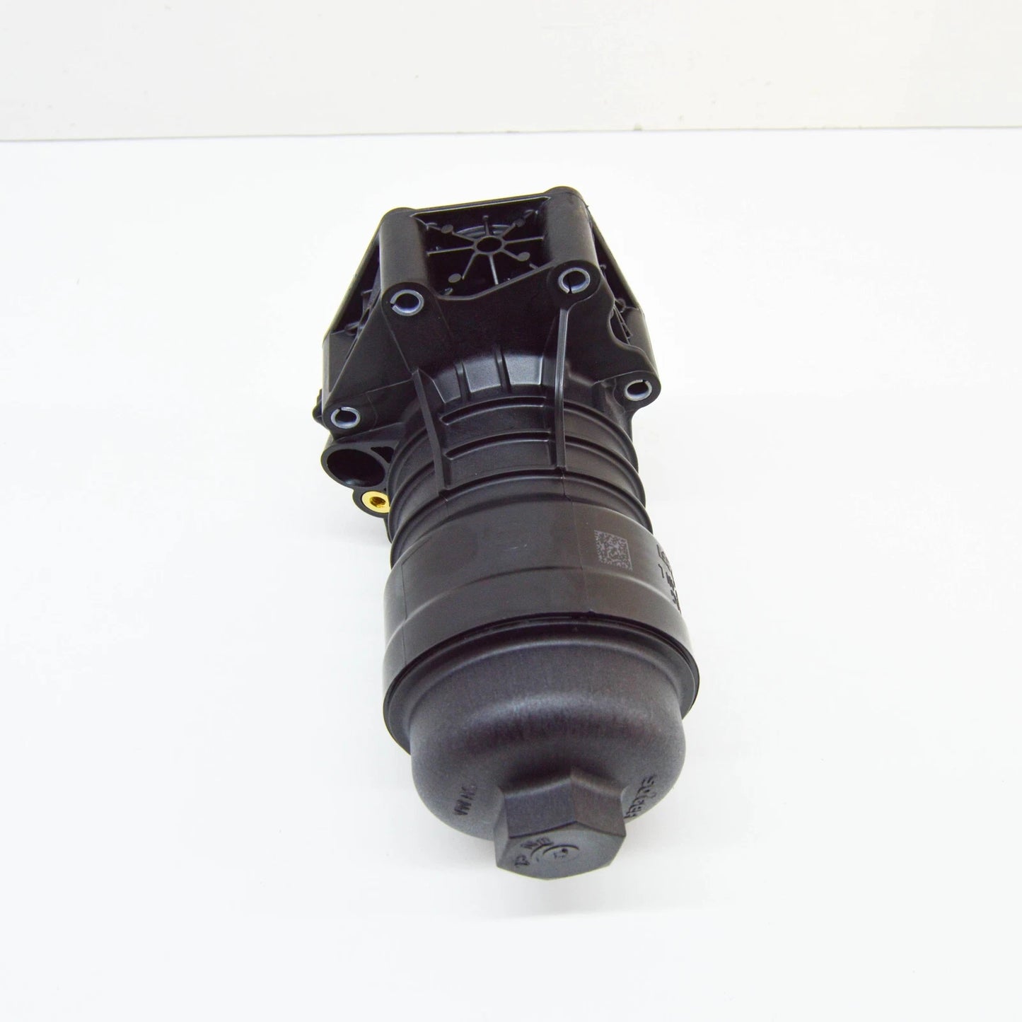 NEW AUDI A4 AVANT B9 ENGINE OIL FILTER HOUSING 06M115401L