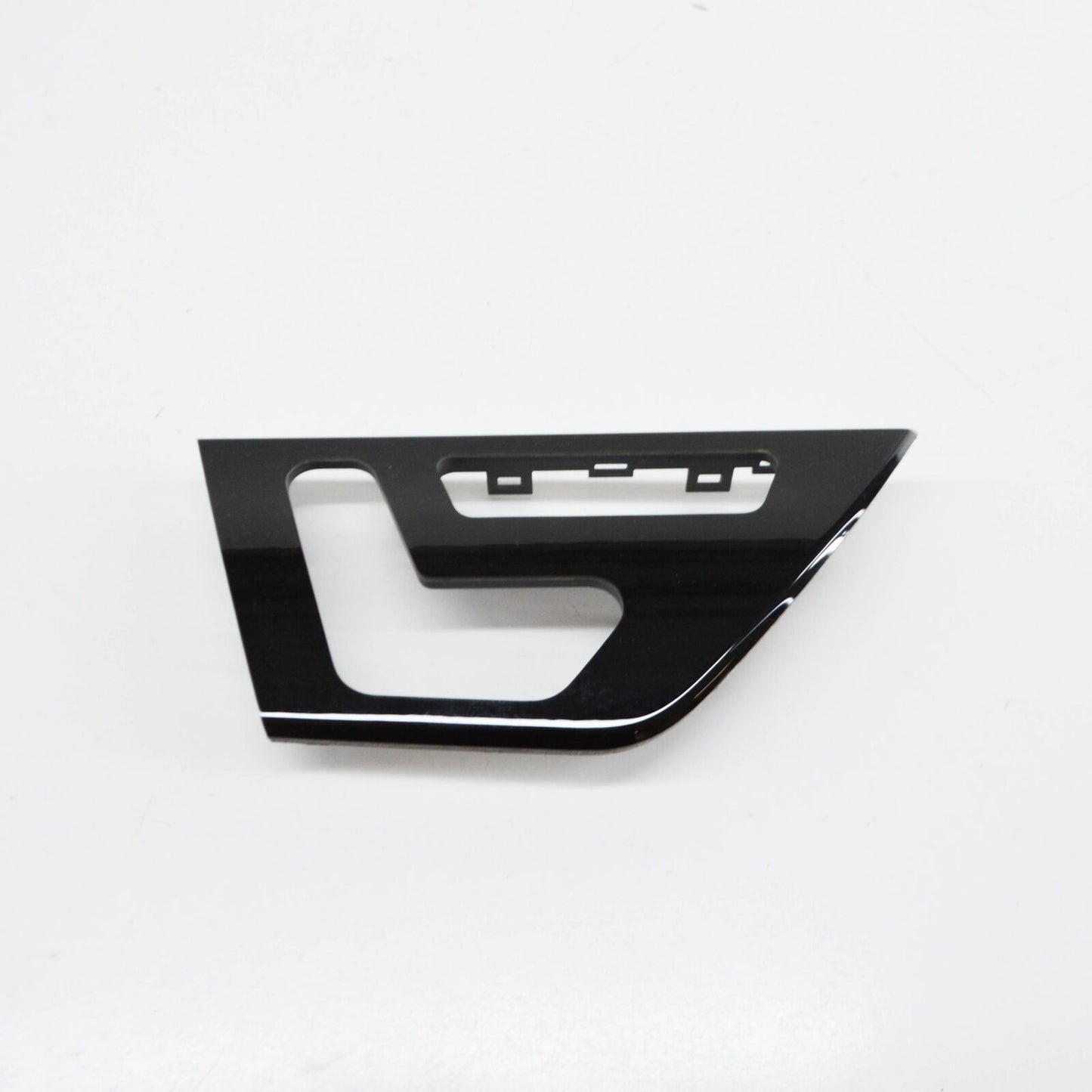 NEW MERCEDES-BENZ E C207 FRONT LEFT DOOR PANEL TRIM A20772019222A04 ORIGINAL