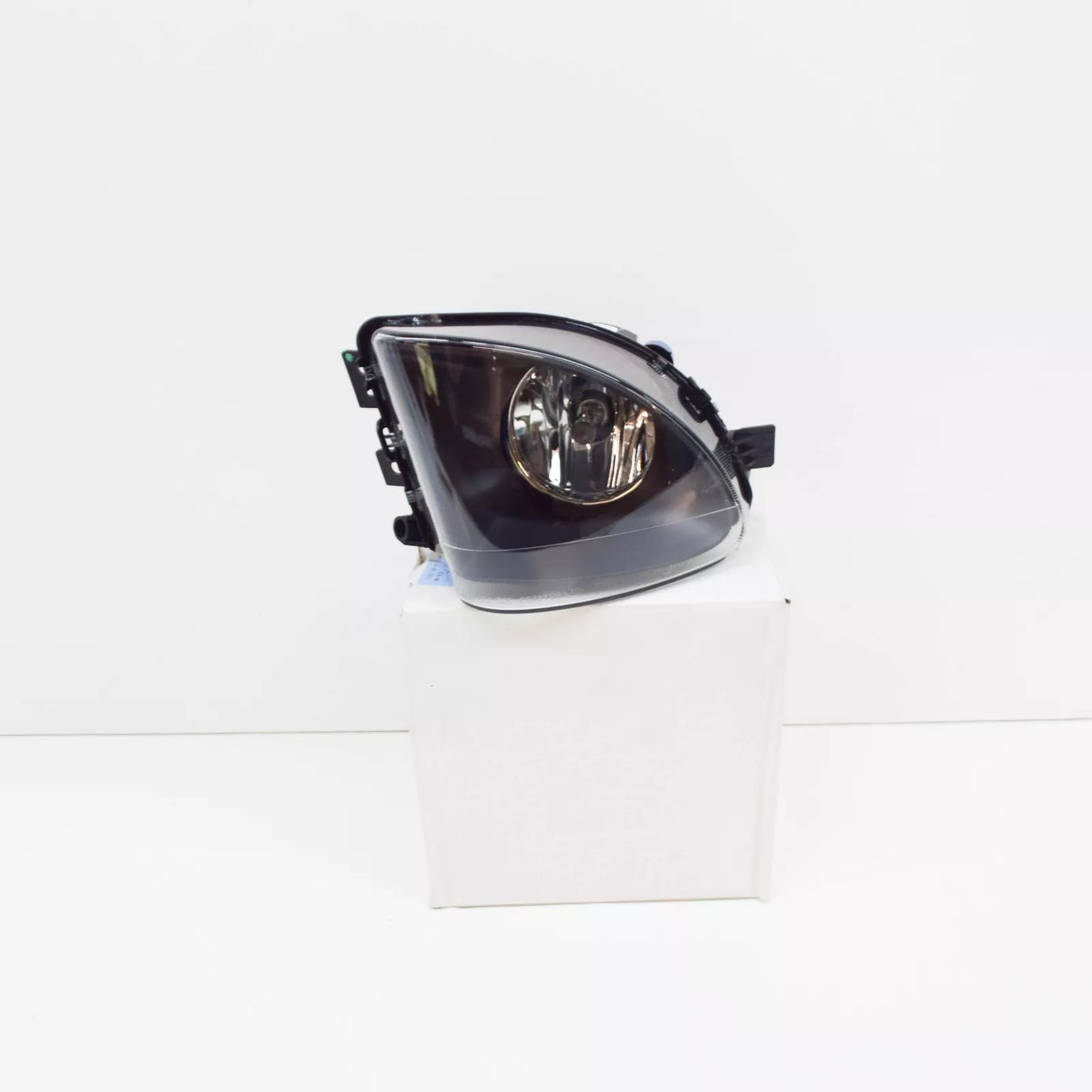NEW BMW 5 F10 FRONT RIGHT FOG LIGHT 63177216886 7216886 ORIGINAL