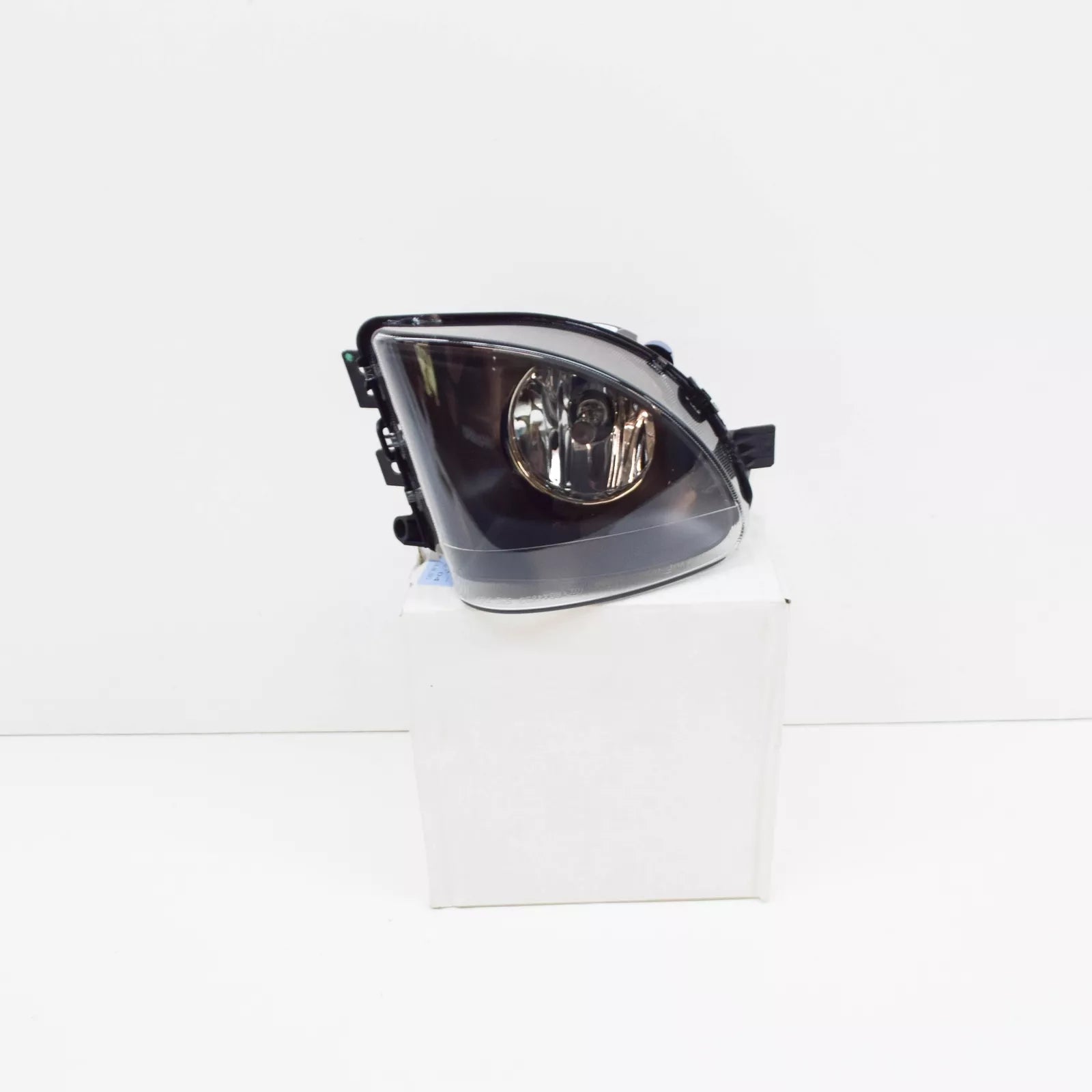 NEW BMW 5 F10 FRONT RIGHT FOG LIGHT 63177216886 7216886 ORIGINAL