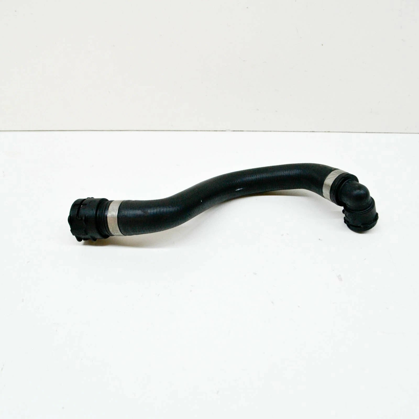 NEW MERCEDES-BENZ C-CLASS W205 COOLER HOSE A2055018184 ORIGINAL