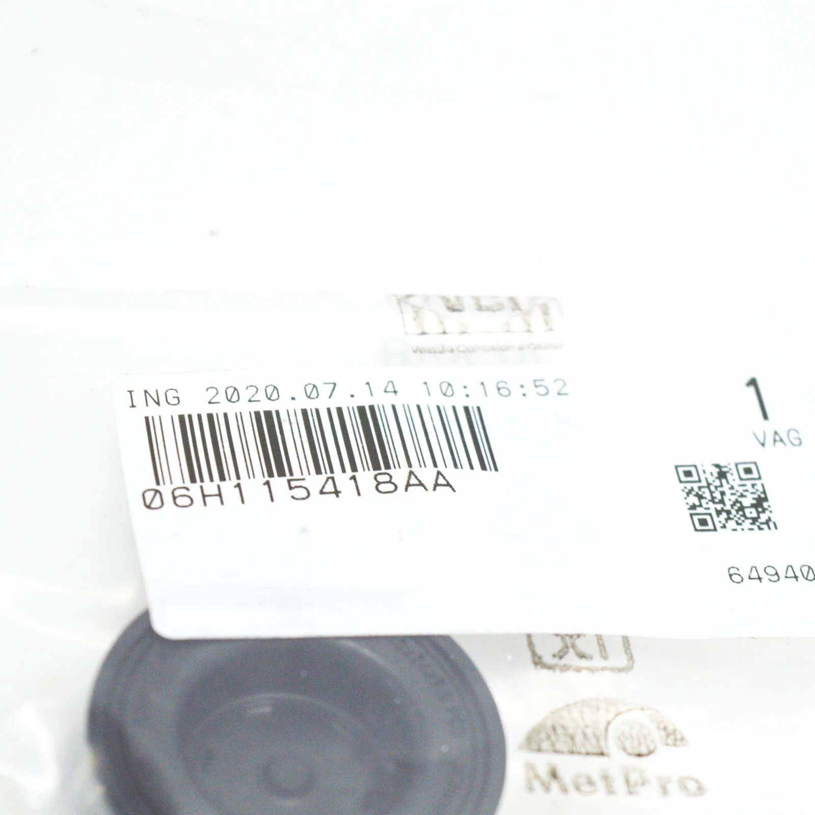 NEW VOLKSWAGEN BEETLE A5 TIMING VALVE PLUG 06H115418AA ORIGINAL