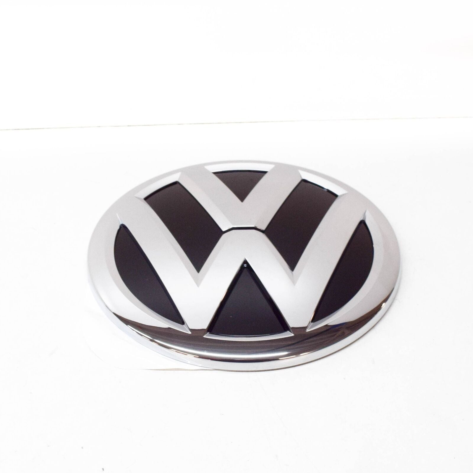NEW VOLKSWAGEN AMAROK REAR EMBLEM BADGE 2H6853630DPJ ORIGINAL